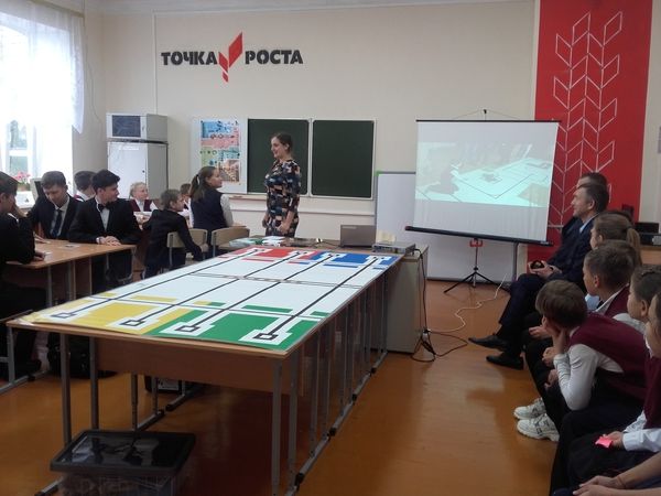 В Алексеевском районе открылись 2 образовательных центра "Точка роста"
