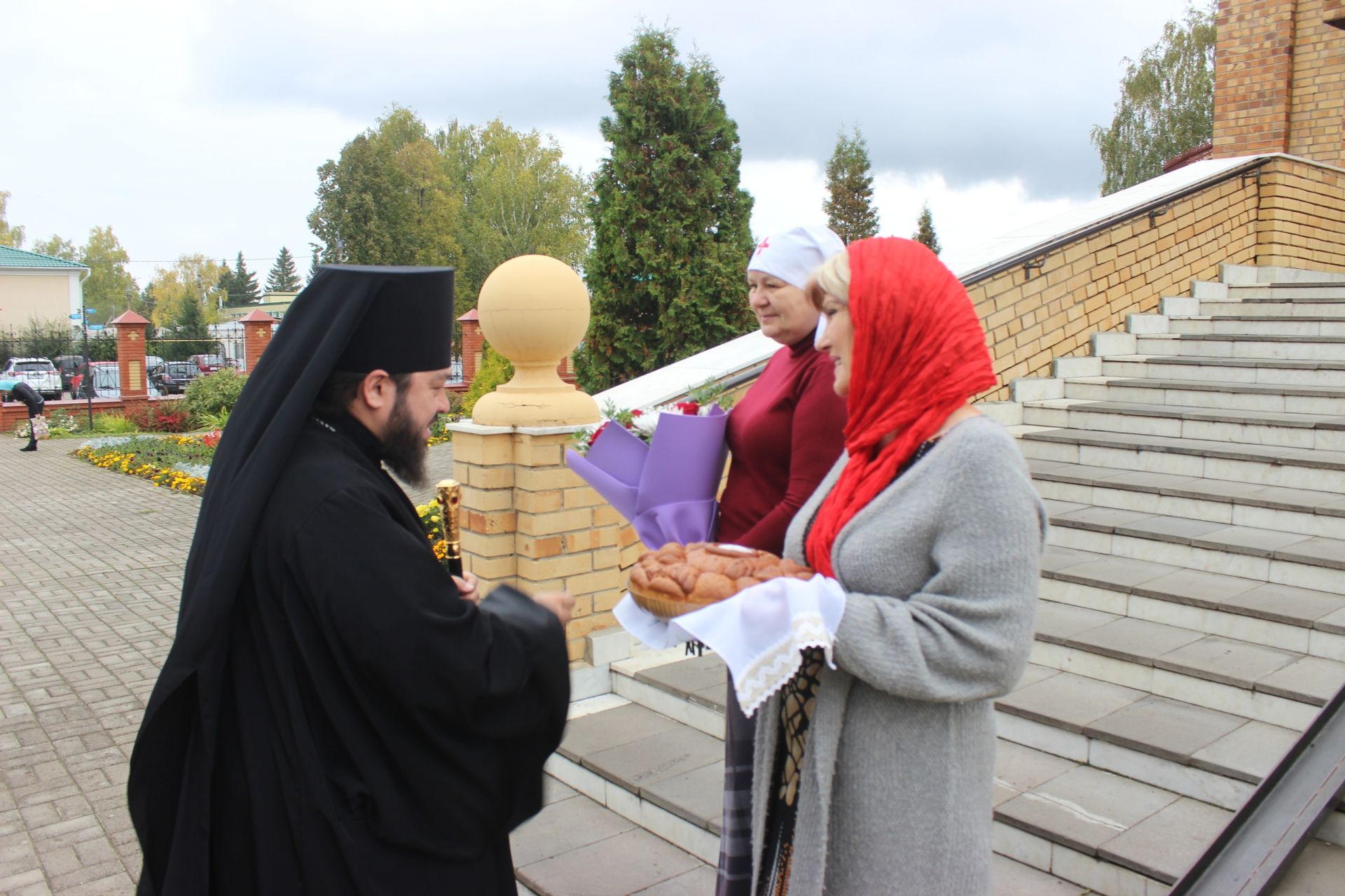 Епископ Чистопольский и Нижнекамский провел праздничную службу в Алексеевском