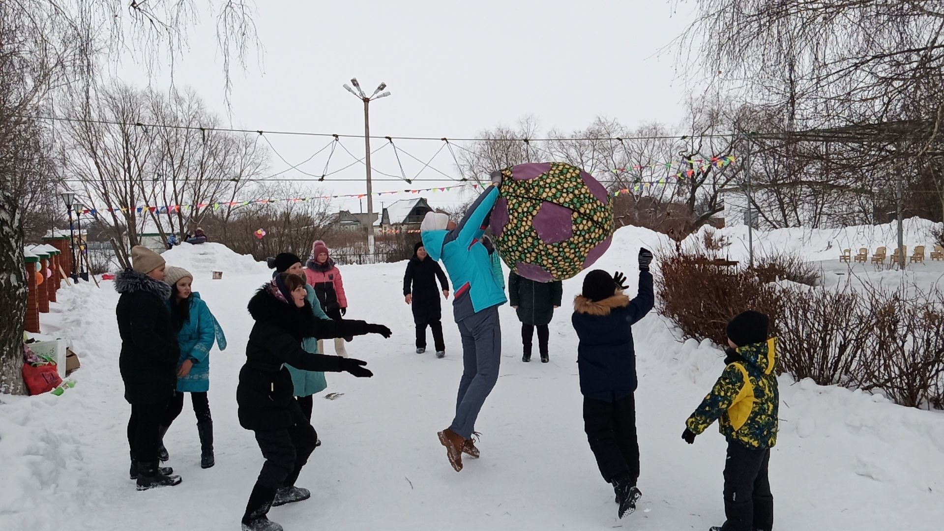 Яркий фоторепортаж с «Зимних забав» в Куркуле