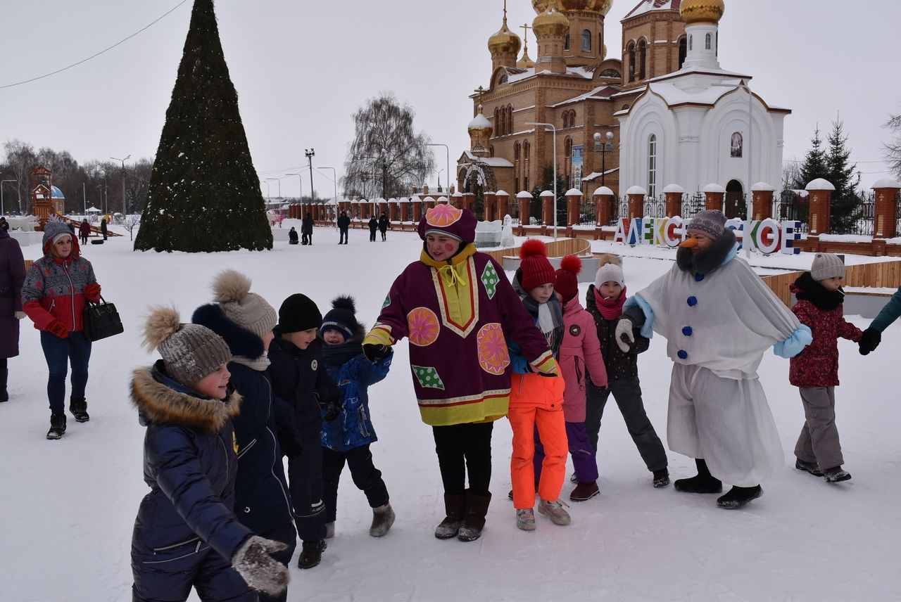 Фоторепортаж: в Алексеевском продолжаются новогодние гуляния