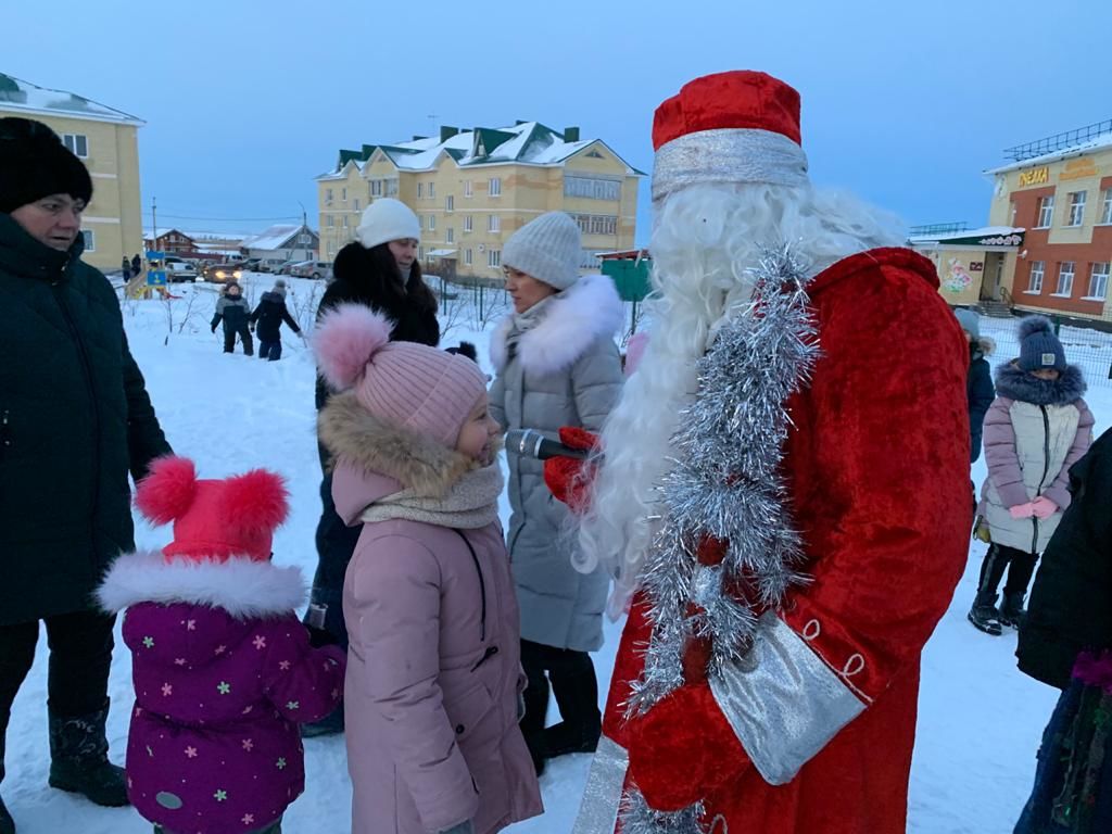 Фоторепортаж: у ТОСа "Просторный" есть свой Дед Мороз