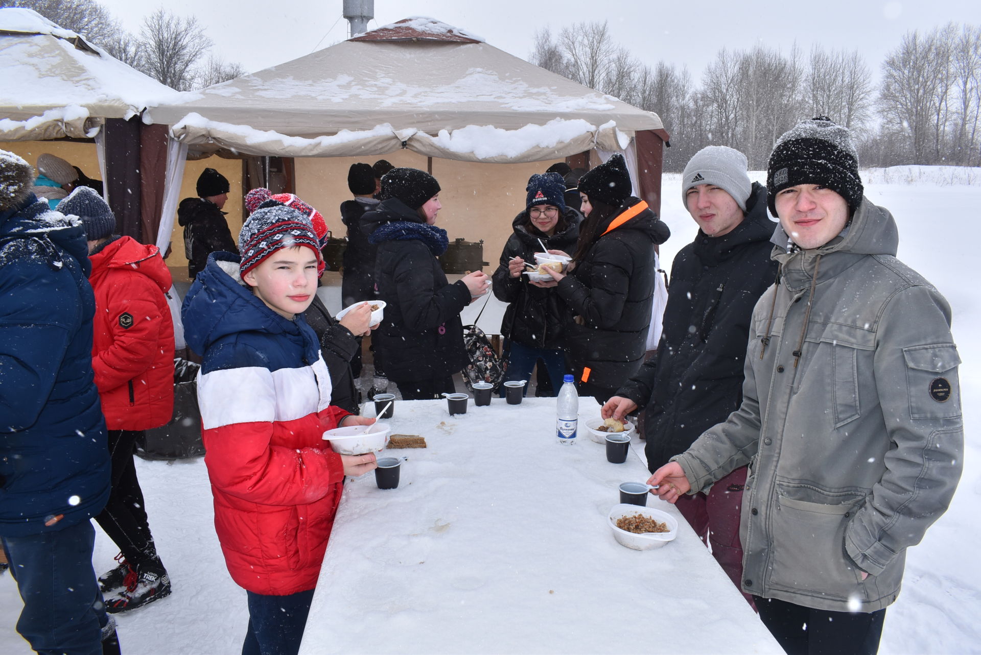 Фоторепортаж: несмотря на сильный снегопад 250 алексеевцев вышли на лыжню