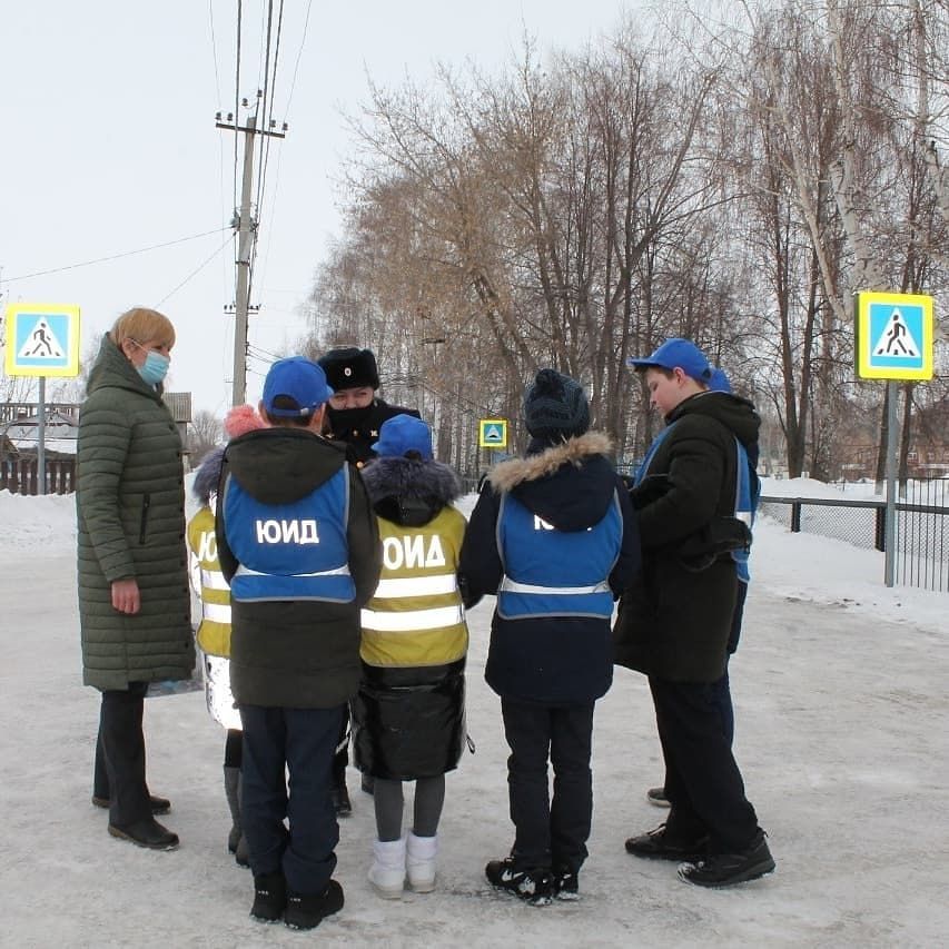 В Алексеевском дети на час стали инспекторами ГИБДД