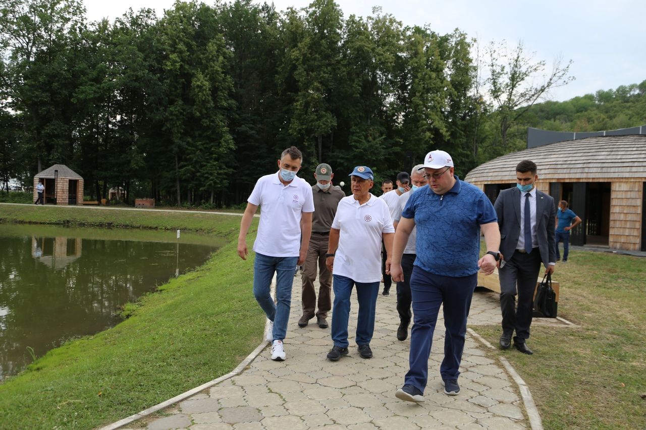 Президент Татарстана посетил молодежный форум «Сәләт» и Билярский музей-заповедник