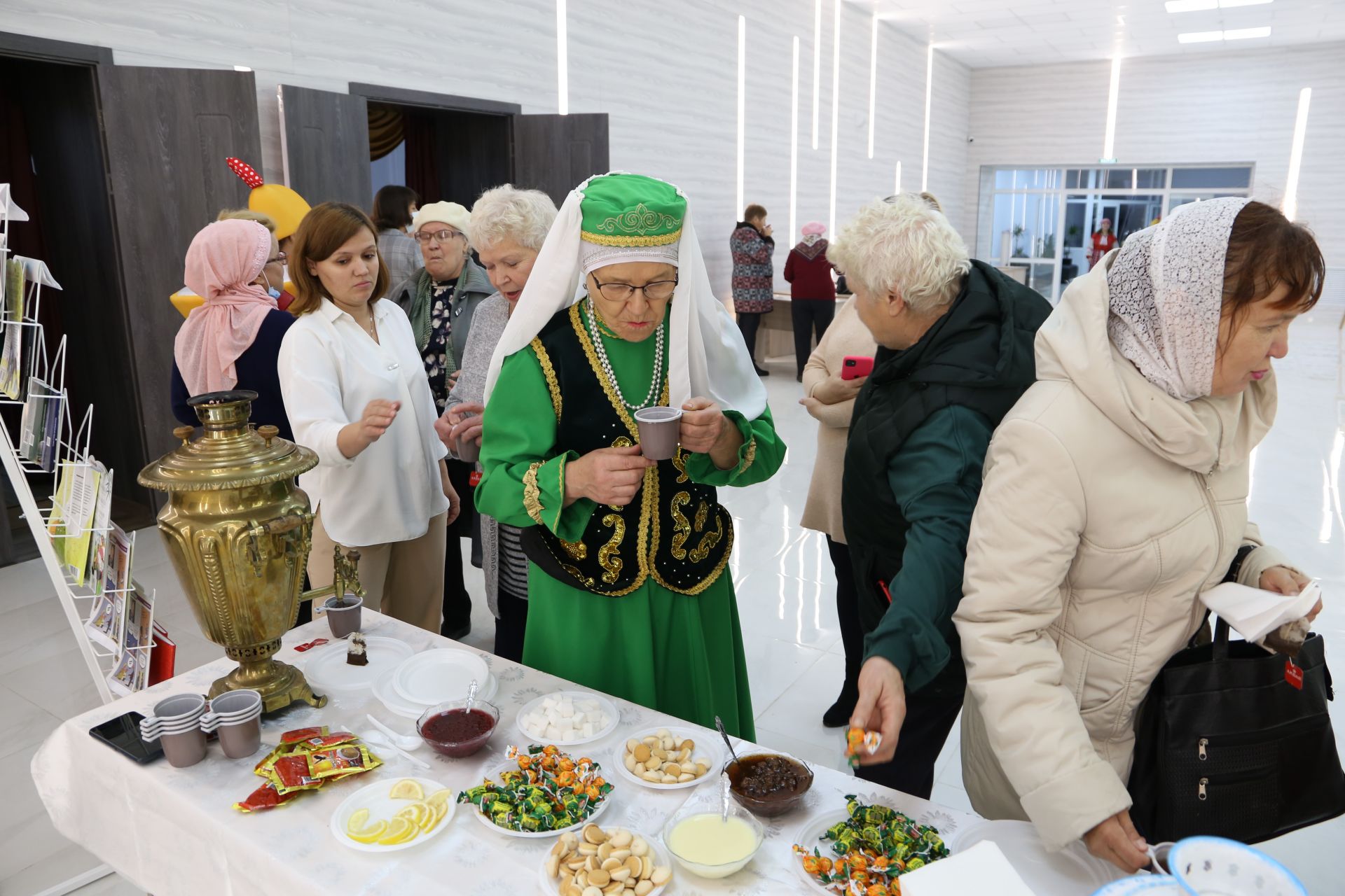 В День пожилого человека алексеевцы подписались на газеты «Заря» и «Тан» по льготной цене