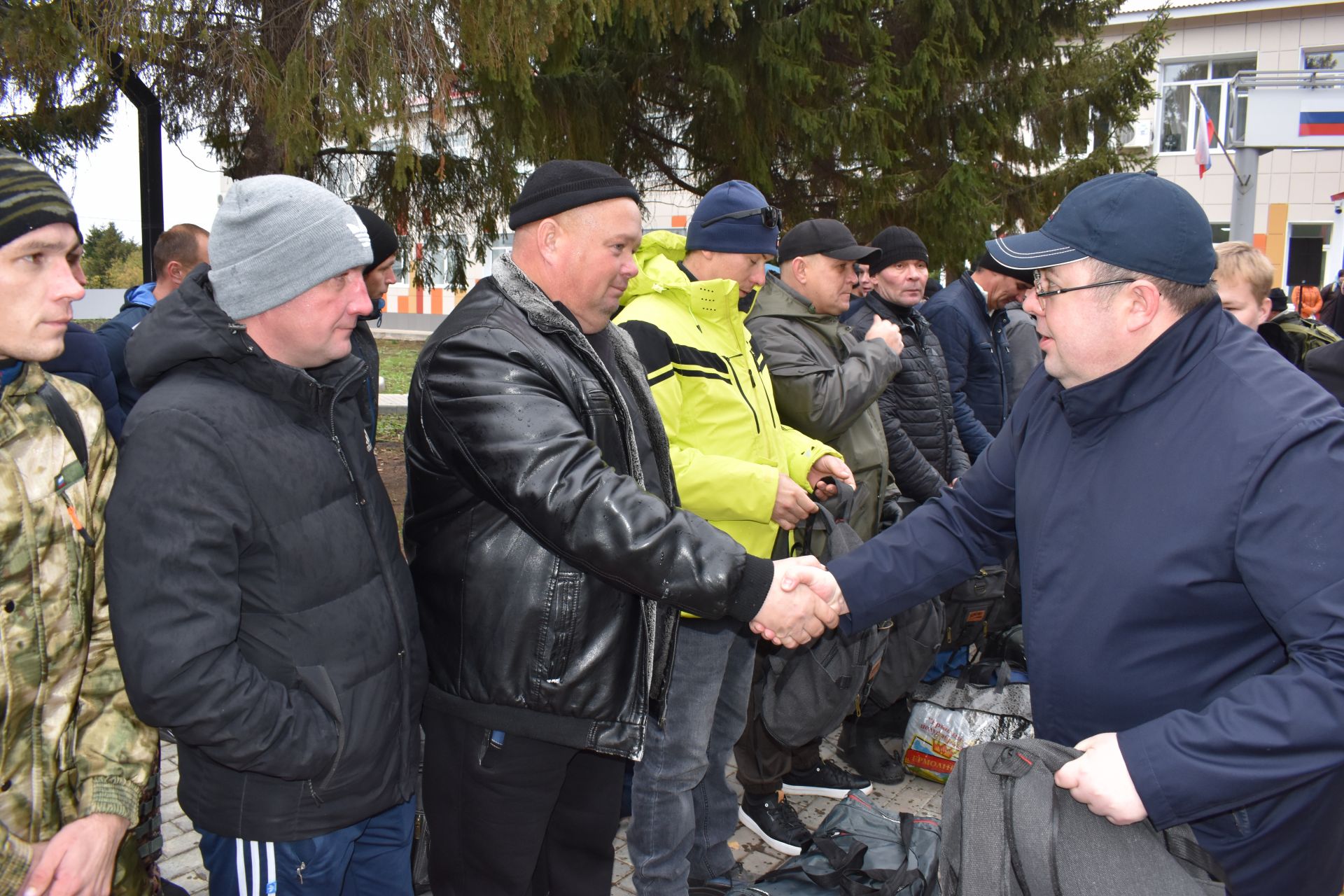 В Алексеевском проводили мобилизованных на учебный полигон