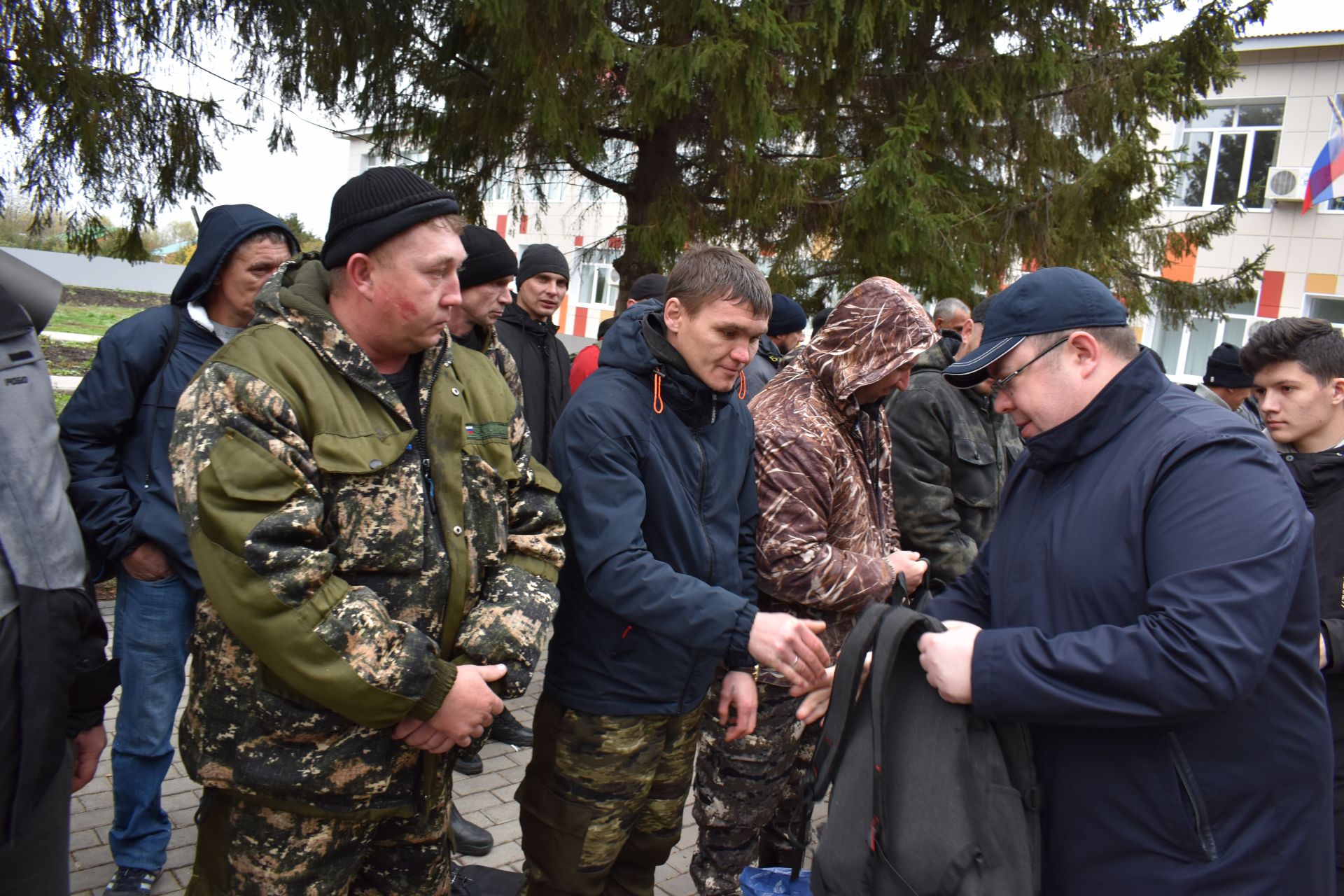 В Алексеевском проводили мобилизованных на учебный полигон