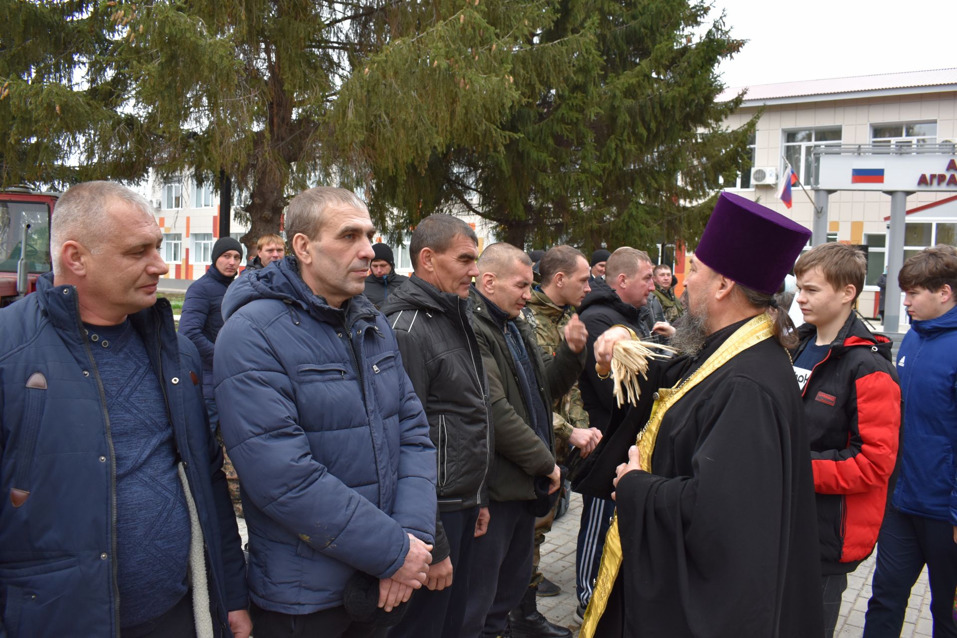 В Алексеевском проводили мобилизованных на учебный полигон