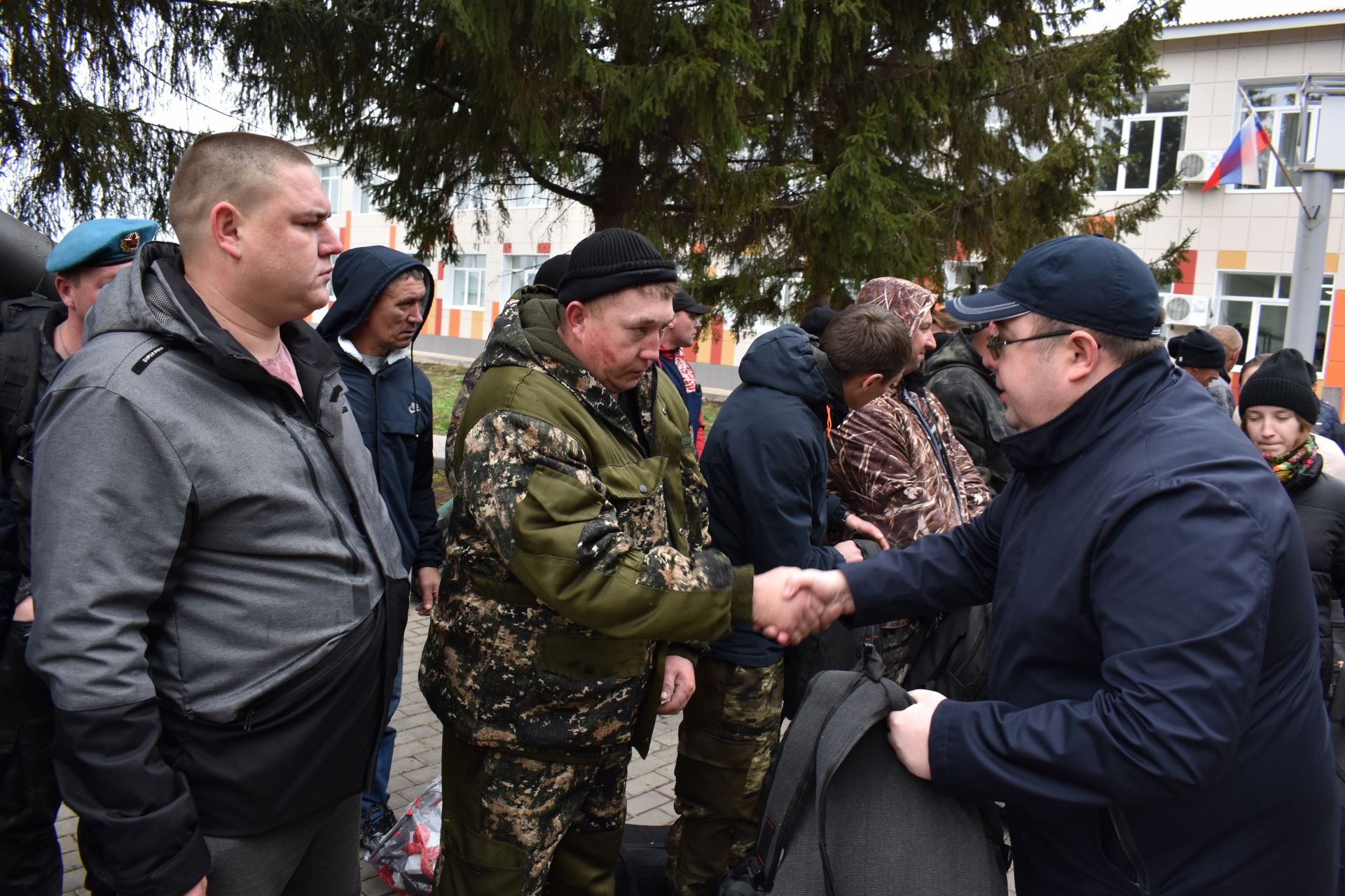 В Алексеевском проводили мобилизованных на учебный полигон