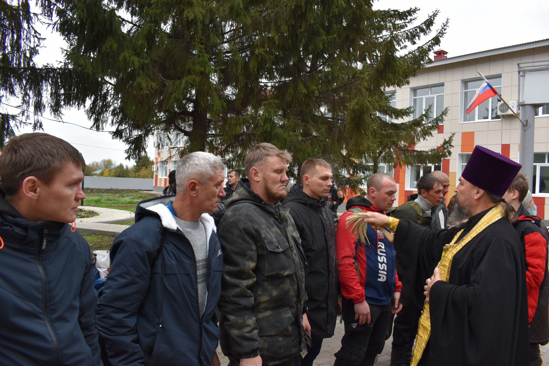 В Алексеевском проводили мобилизованных на учебный полигон