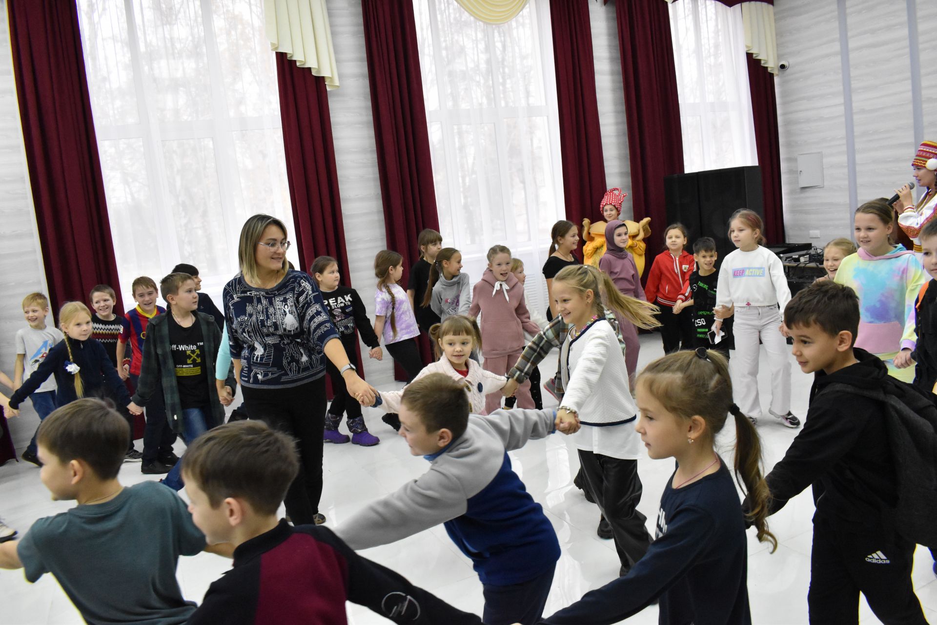 Алексеевских школьников накормили кашей «Дружба» и научили играм народов, проживающих в Татарстане