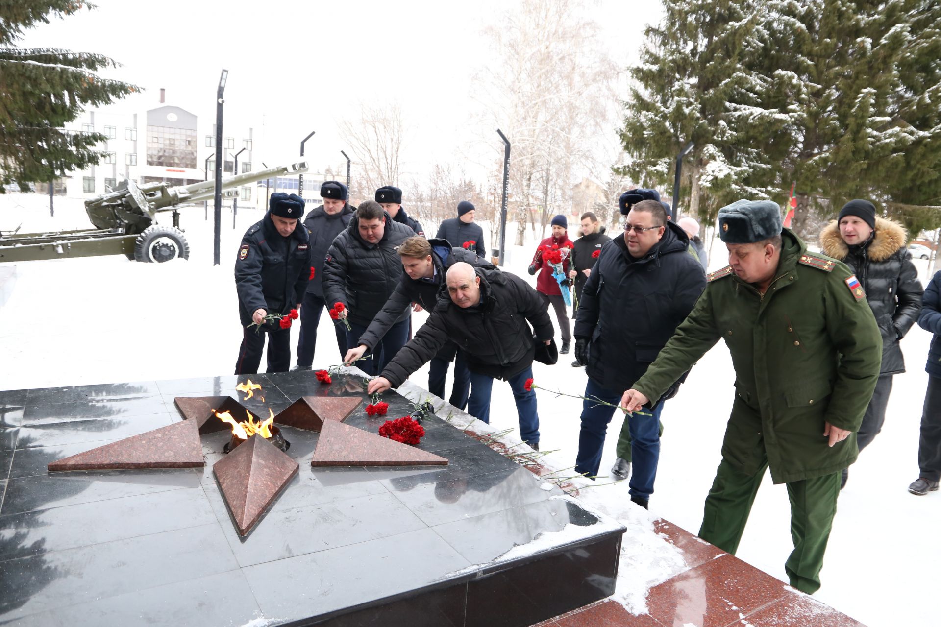 Глава Алексеевского района почтил память земляков, погибших, защищая Родину