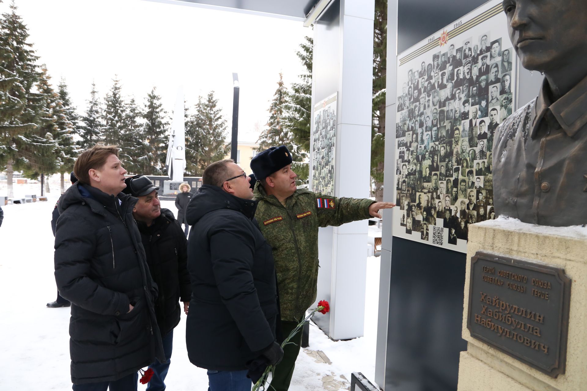 Глава Алексеевского района почтил память земляков, погибших, защищая Родину