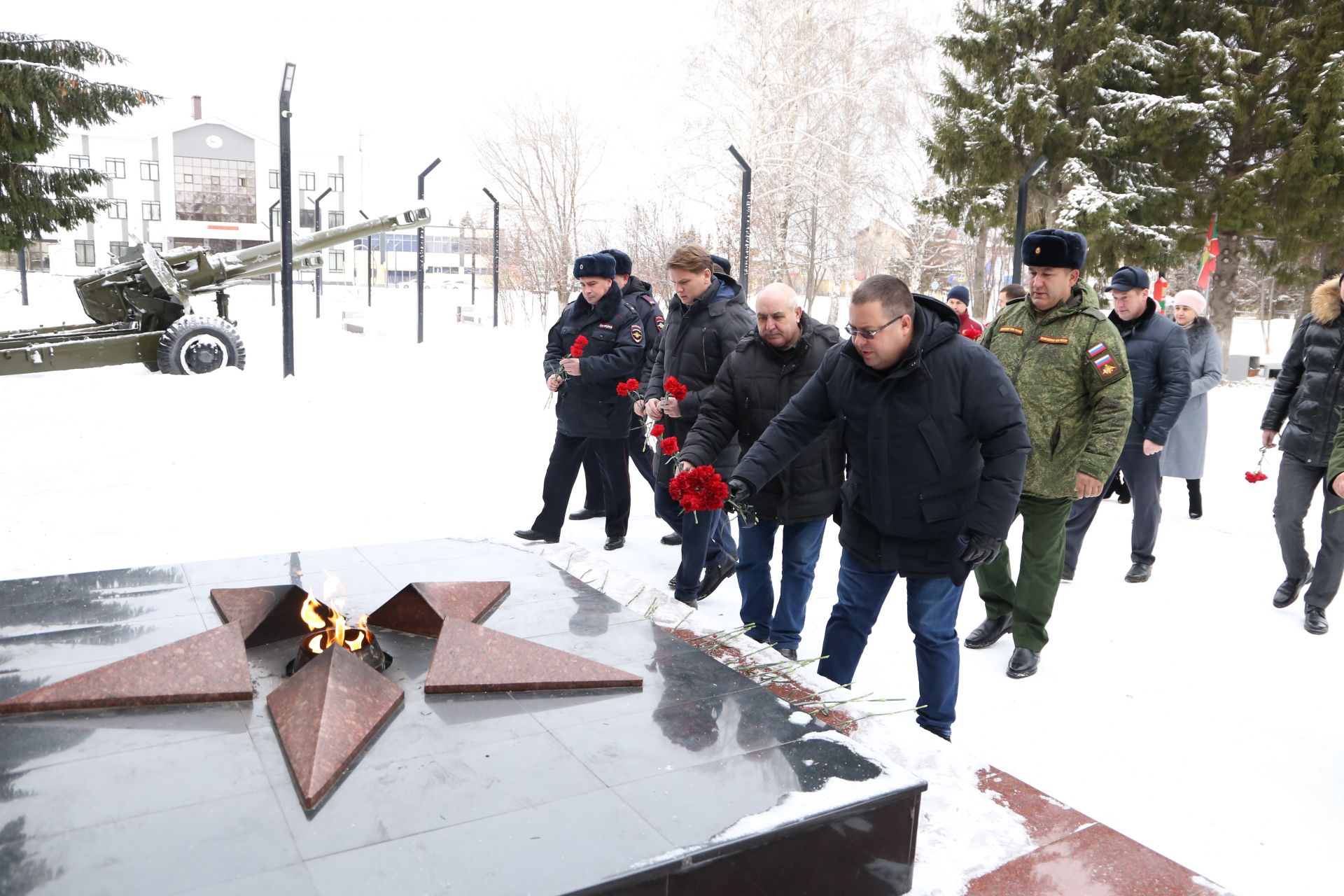 Глава Алексеевского района почтил память земляков, погибших, защищая Родину