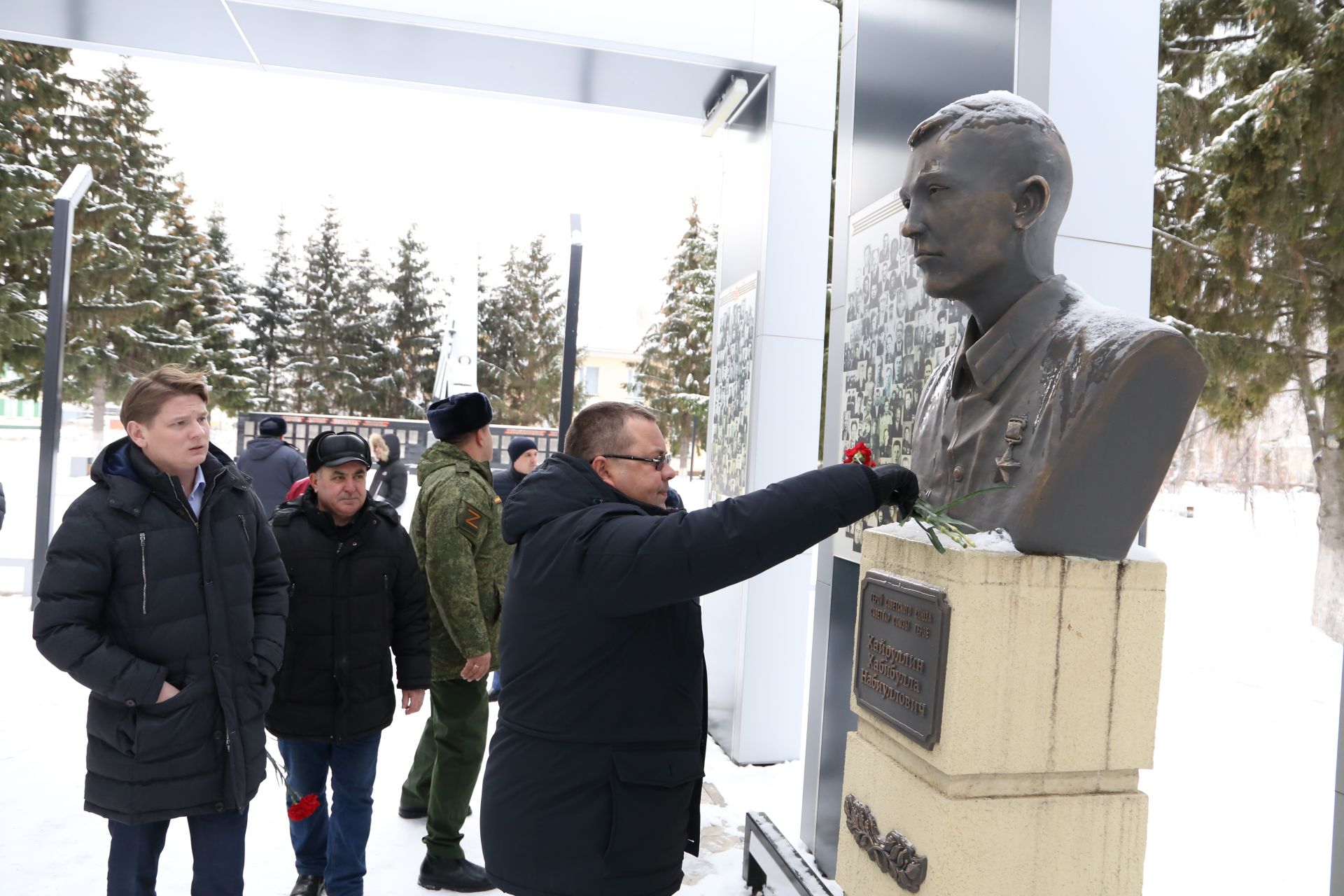 Глава Алексеевского района почтил память земляков, погибших, защищая Родину