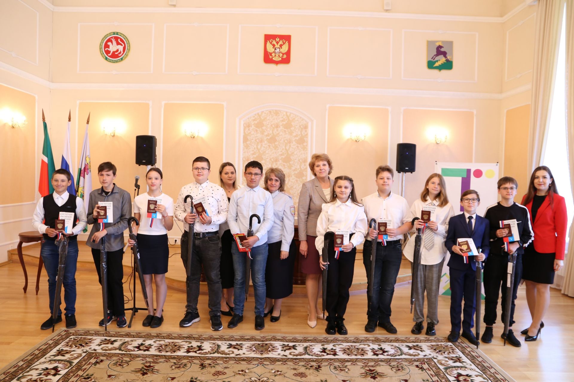 В канун Дня России десять юных алексеевцев получили паспорта
