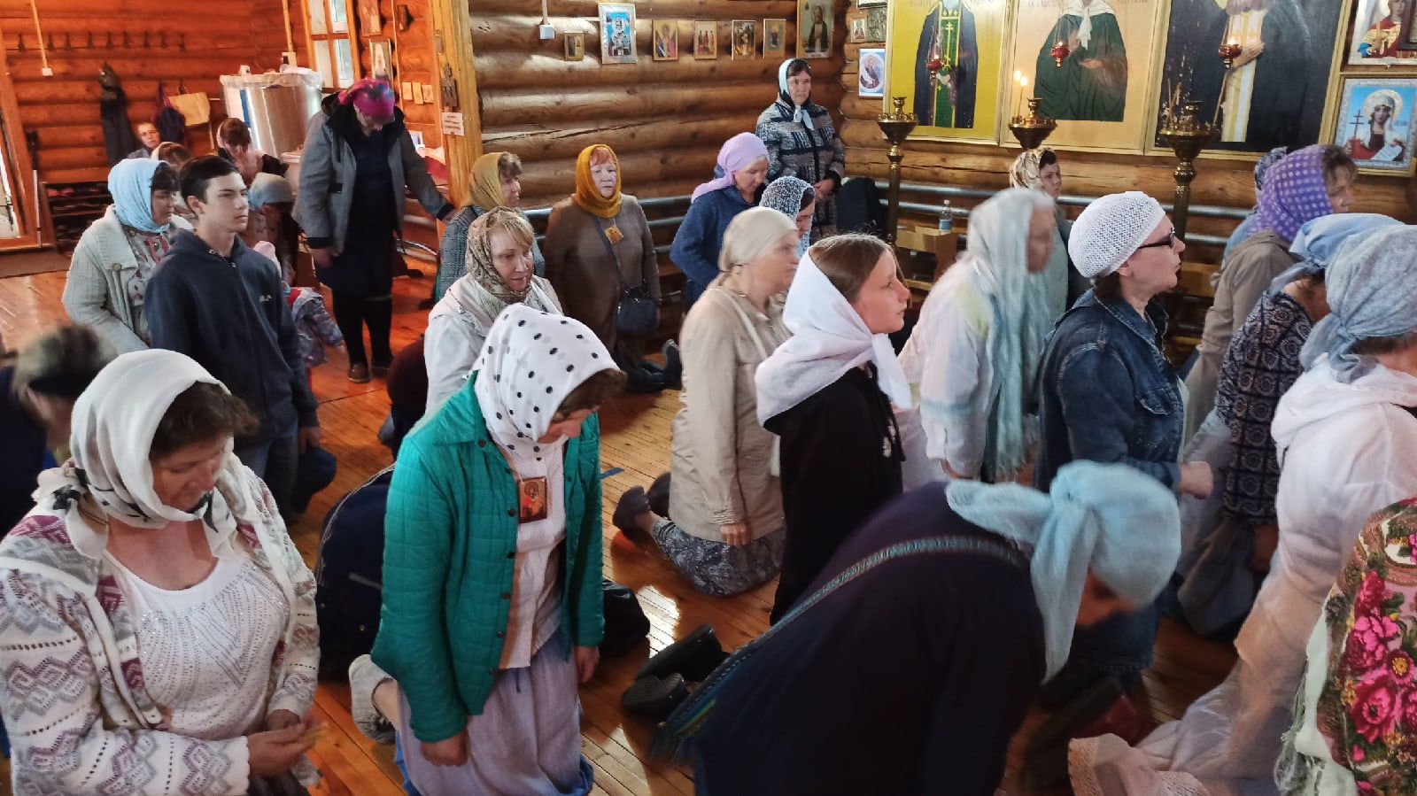 Верующие отправились крестным ходом из Алексеевского в Билярск