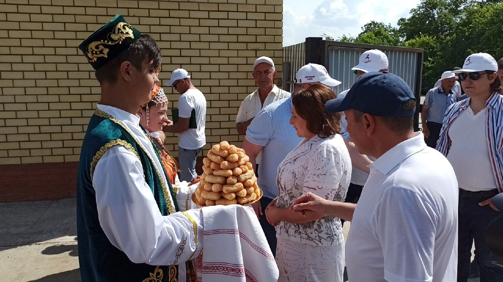 Министр сельского хозяйства и продовольствия Татарстана принял участие в открытии животноводческого комплекса в Алексеевском районе