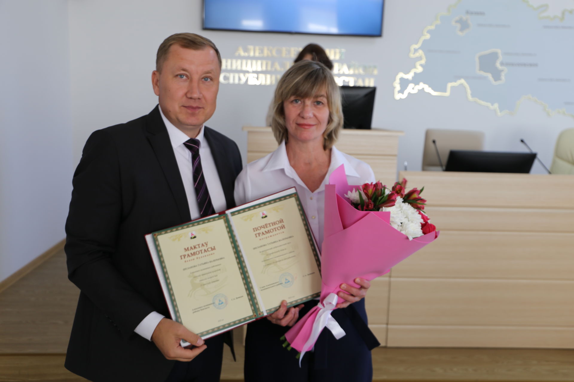 В Алексеевском наградили работников отрасли строительства