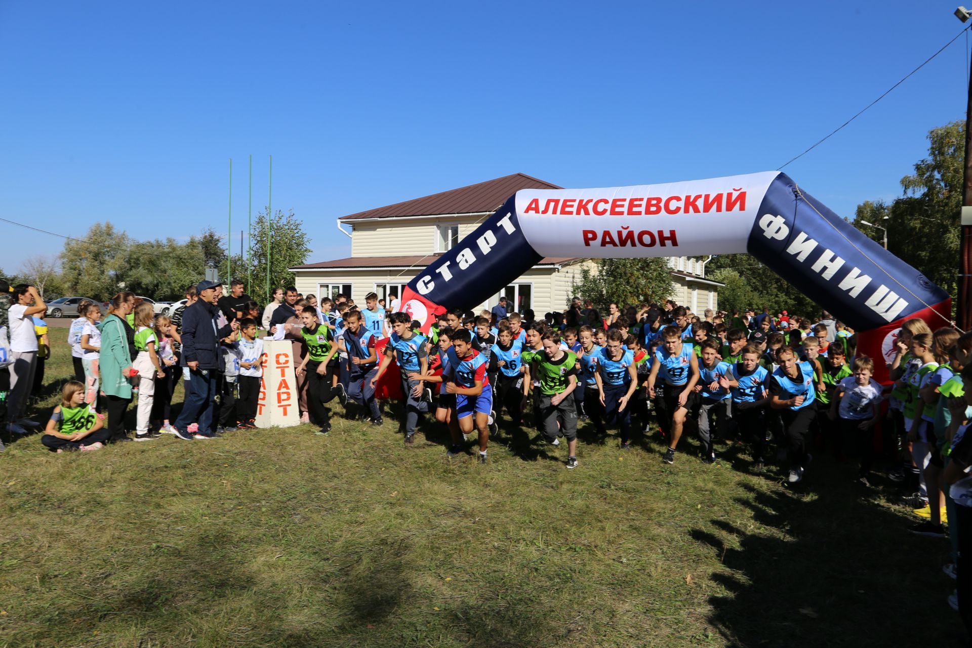 Около четырехсот жителей Алексеевского района приняло участие в «Кроссе нации»