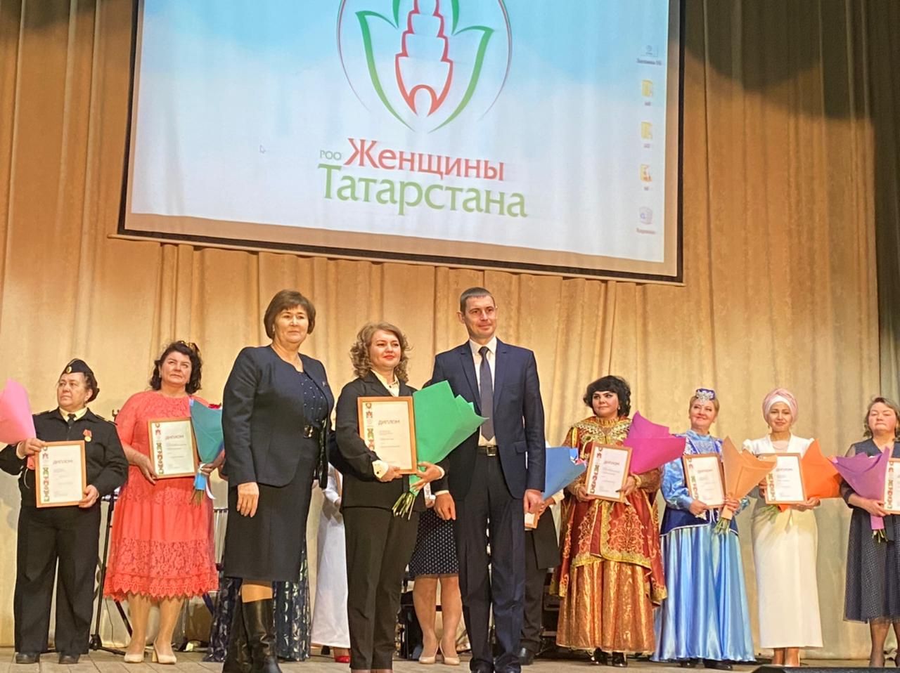 Две жительницы Алексеевского района вышли в финал конкурса «Женщина года. Мужчина года: женский взгляд»