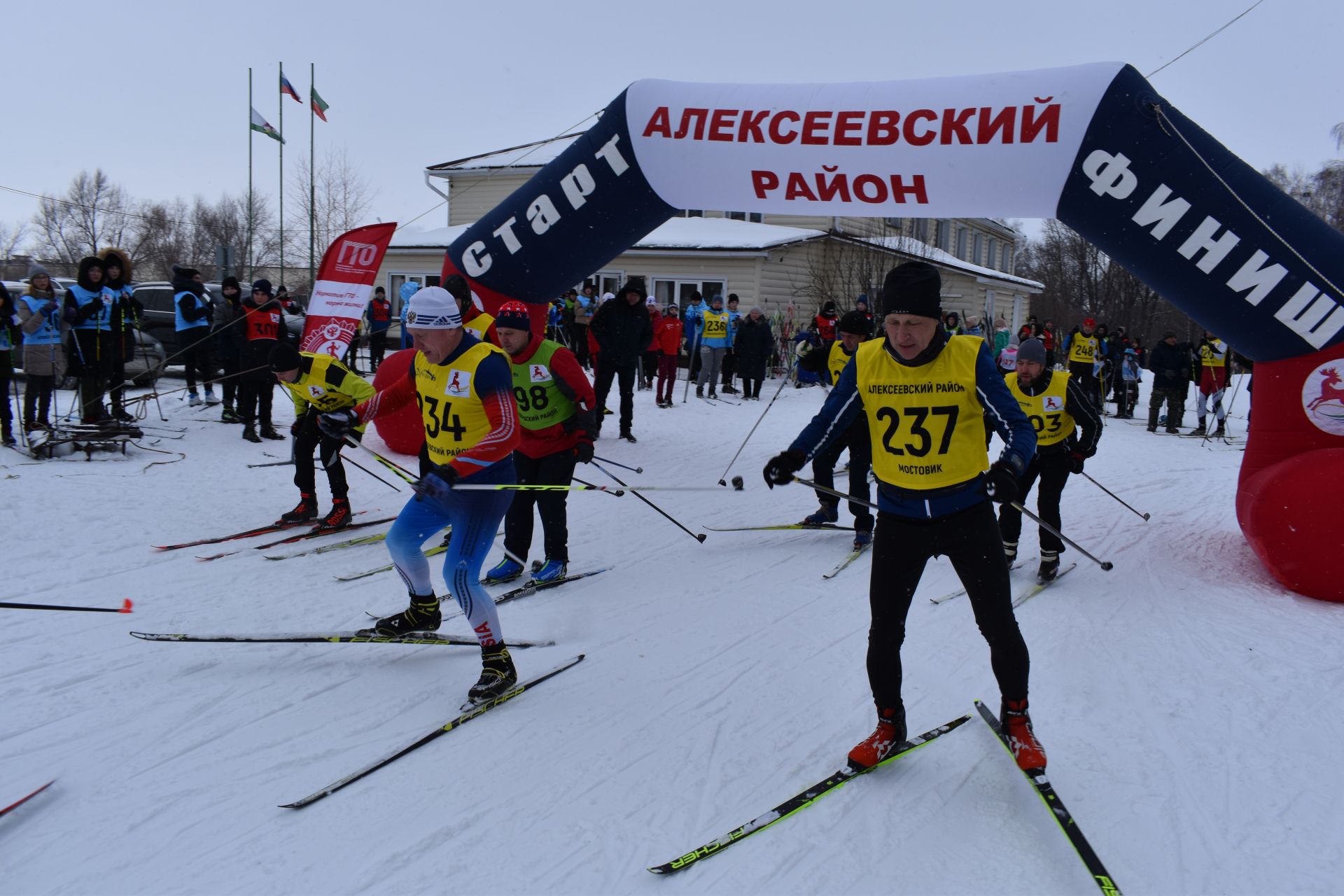 Около двухсот пятидесяти алексеевцев приняли участие в «Лыжне России»