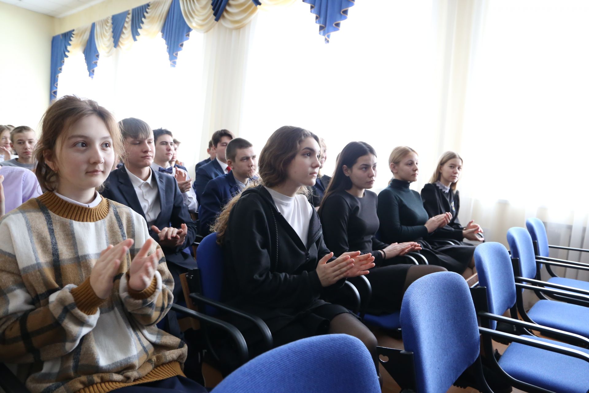 Воины-интернационалисты рассказали алексеевским школьникам о службе на Кубе и как летать на вертолете