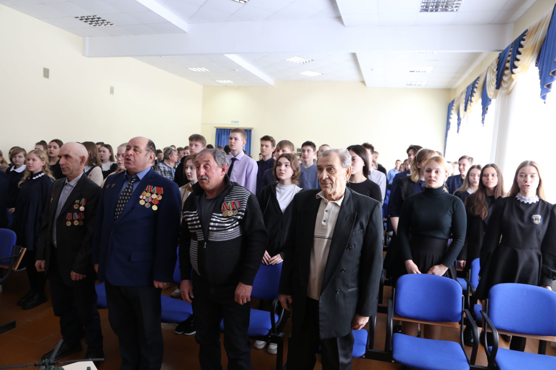 Воины-интернационалисты рассказали алексеевским школьникам о службе на Кубе и как летать на вертолете