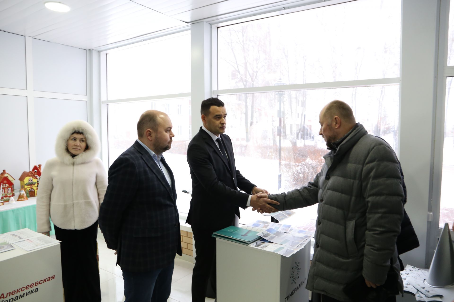 Асгат Сафаров ознакомился с товарами, произведенными в Алексеевском районе