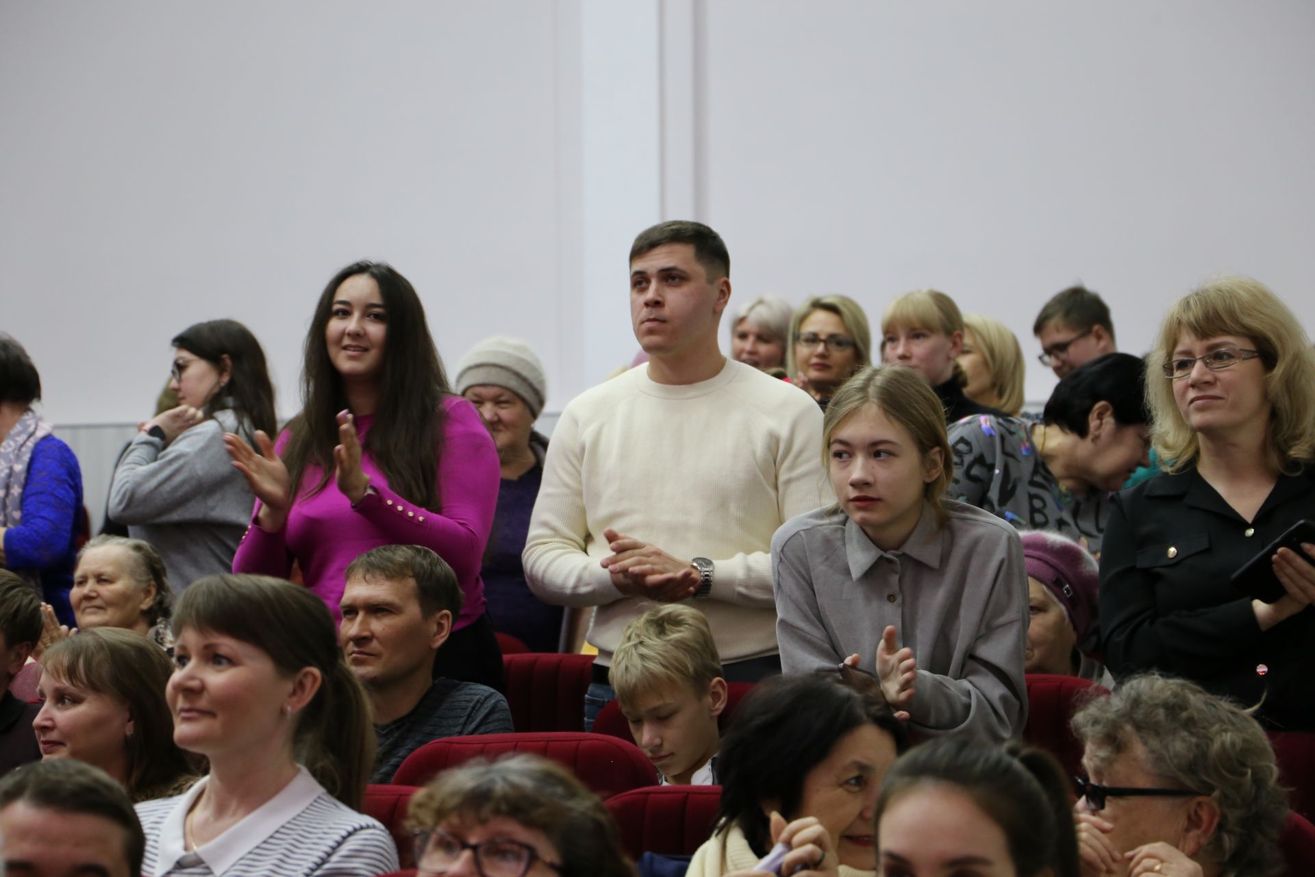 В РДК состоялся показ нового спектакля «Девчата»