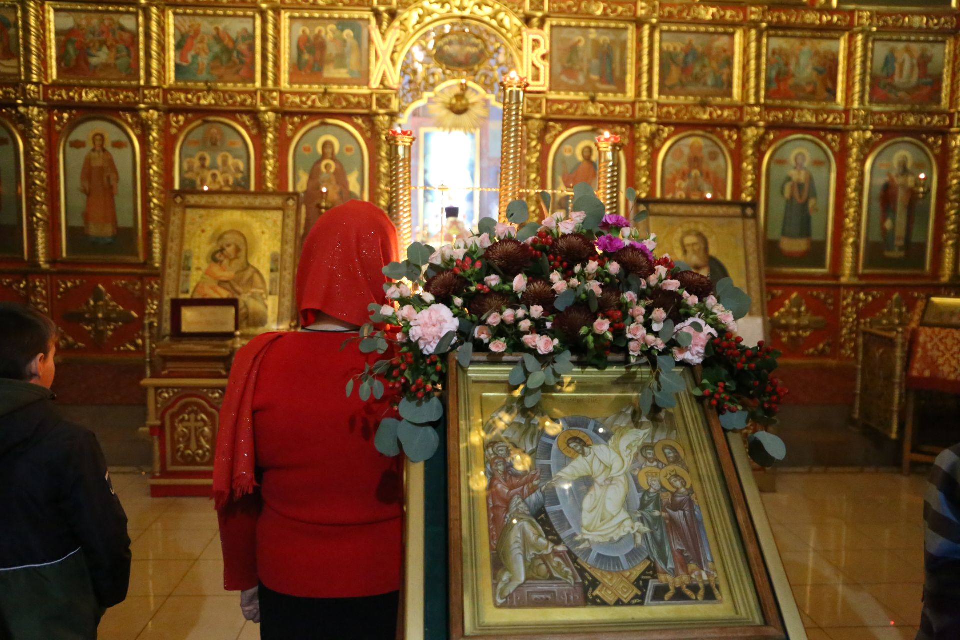 Фоторепортаж: пасхальная служба в Алексеевском