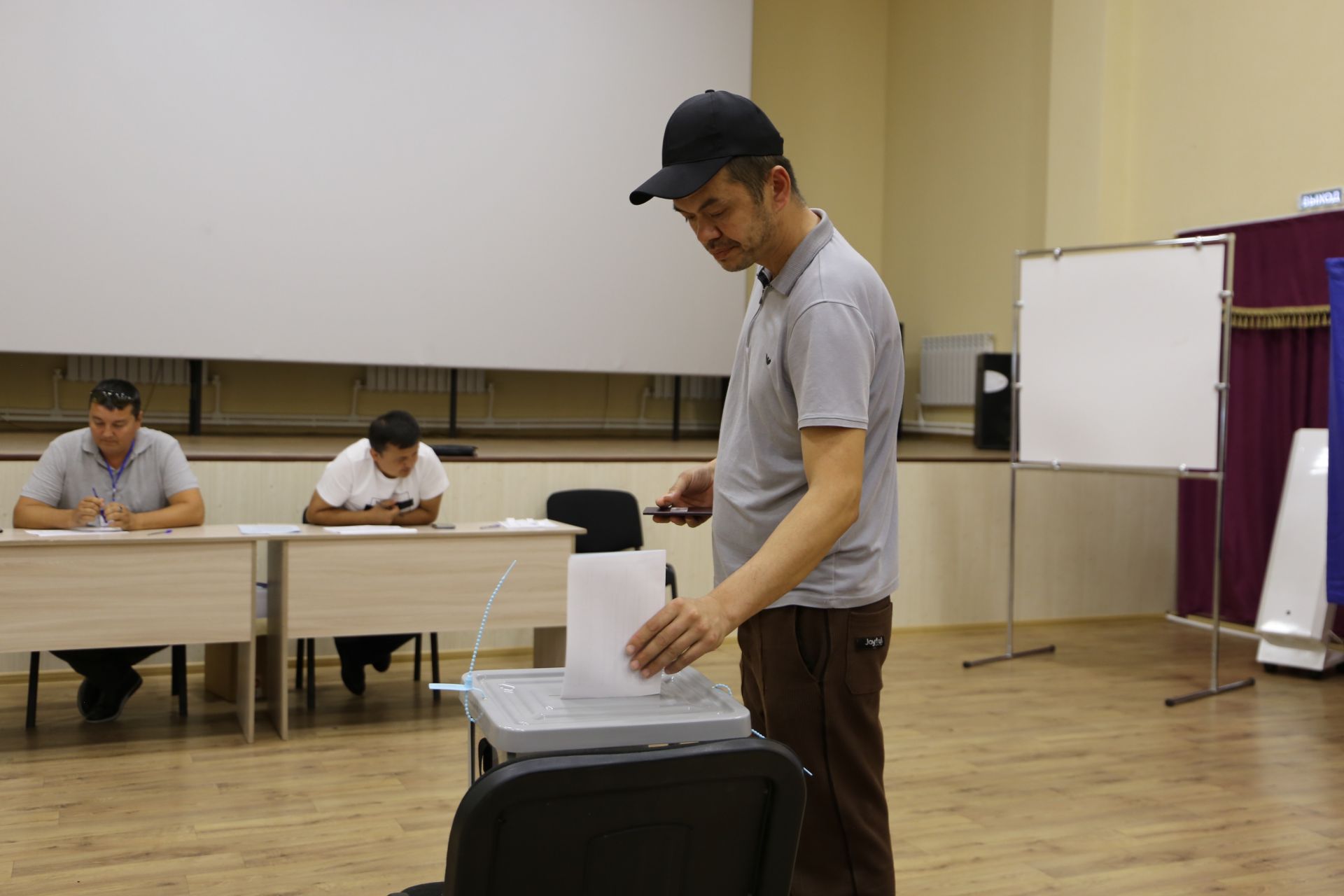 В Алексеевском районе состоялись досрочные выборы президента Узбекистана