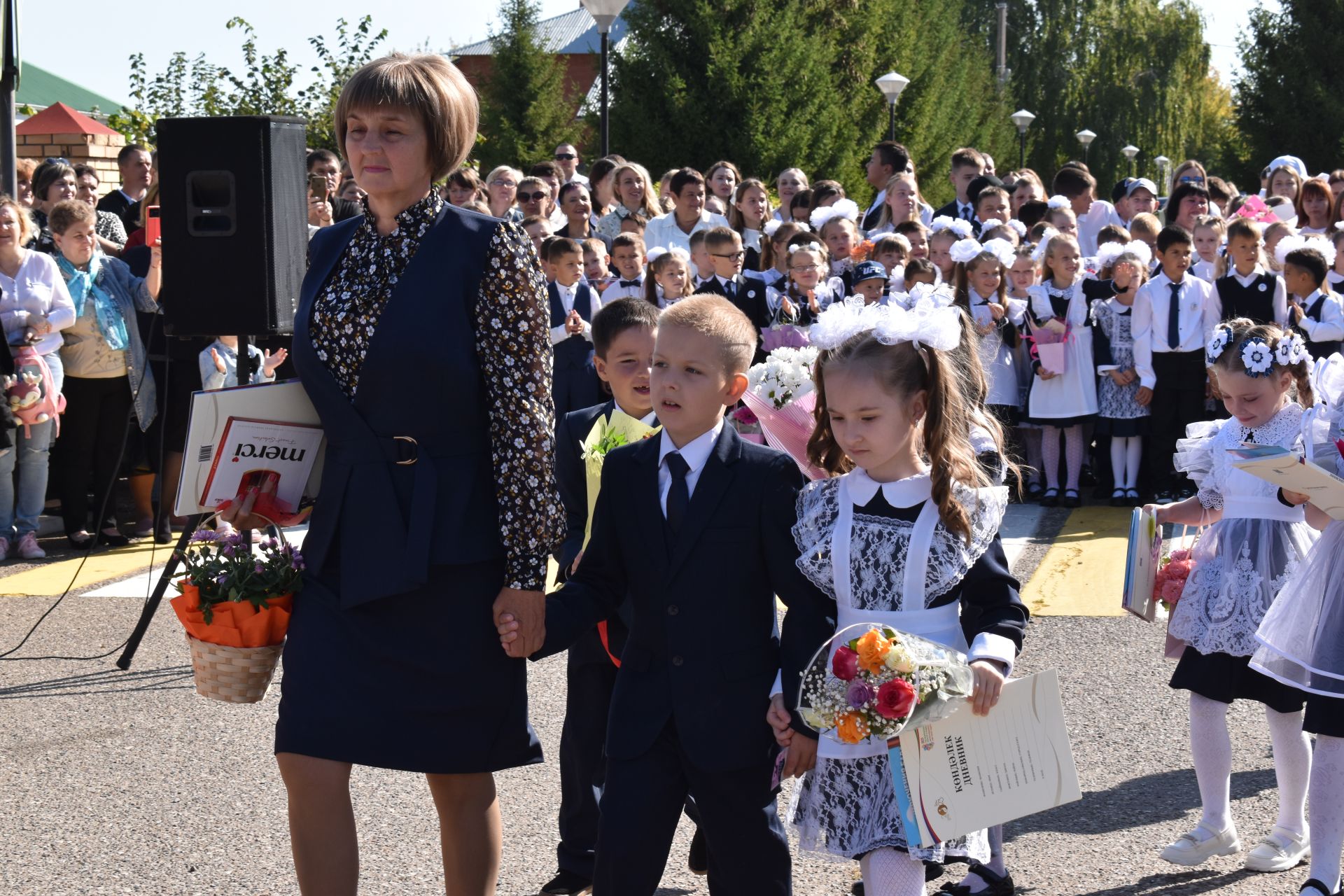 В первой школе райцентра прошла торжественная линейка в честь начала учебного года