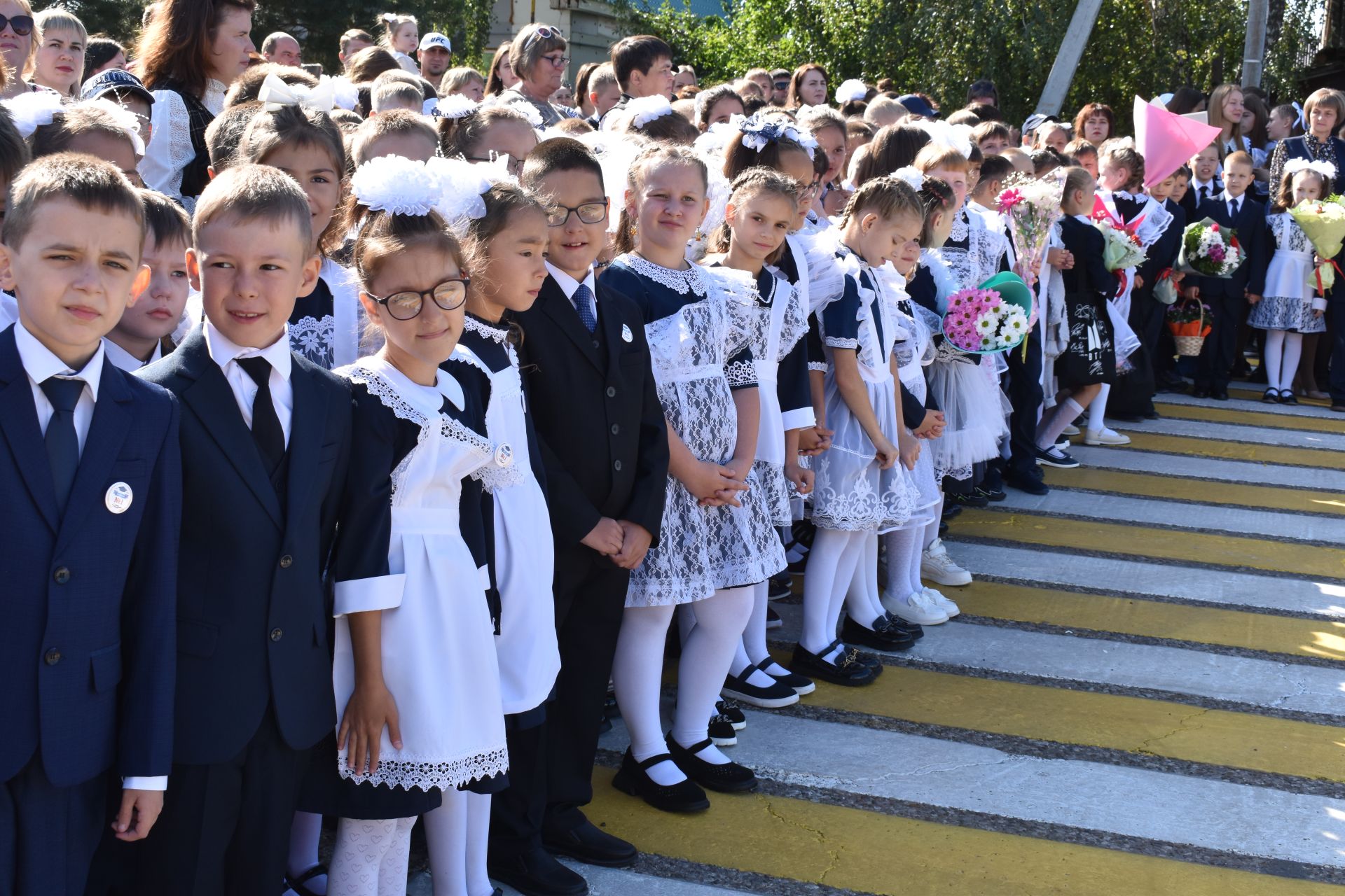 В первой школе райцентра прошла торжественная линейка в честь начала учебного года