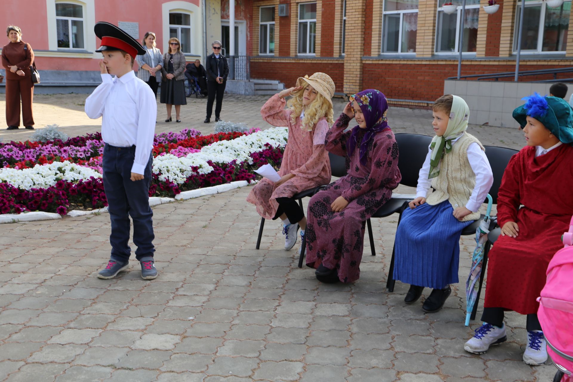 В доме-интернате в Больших Полянках прошел концерт, посвященный Дню пожилого человека