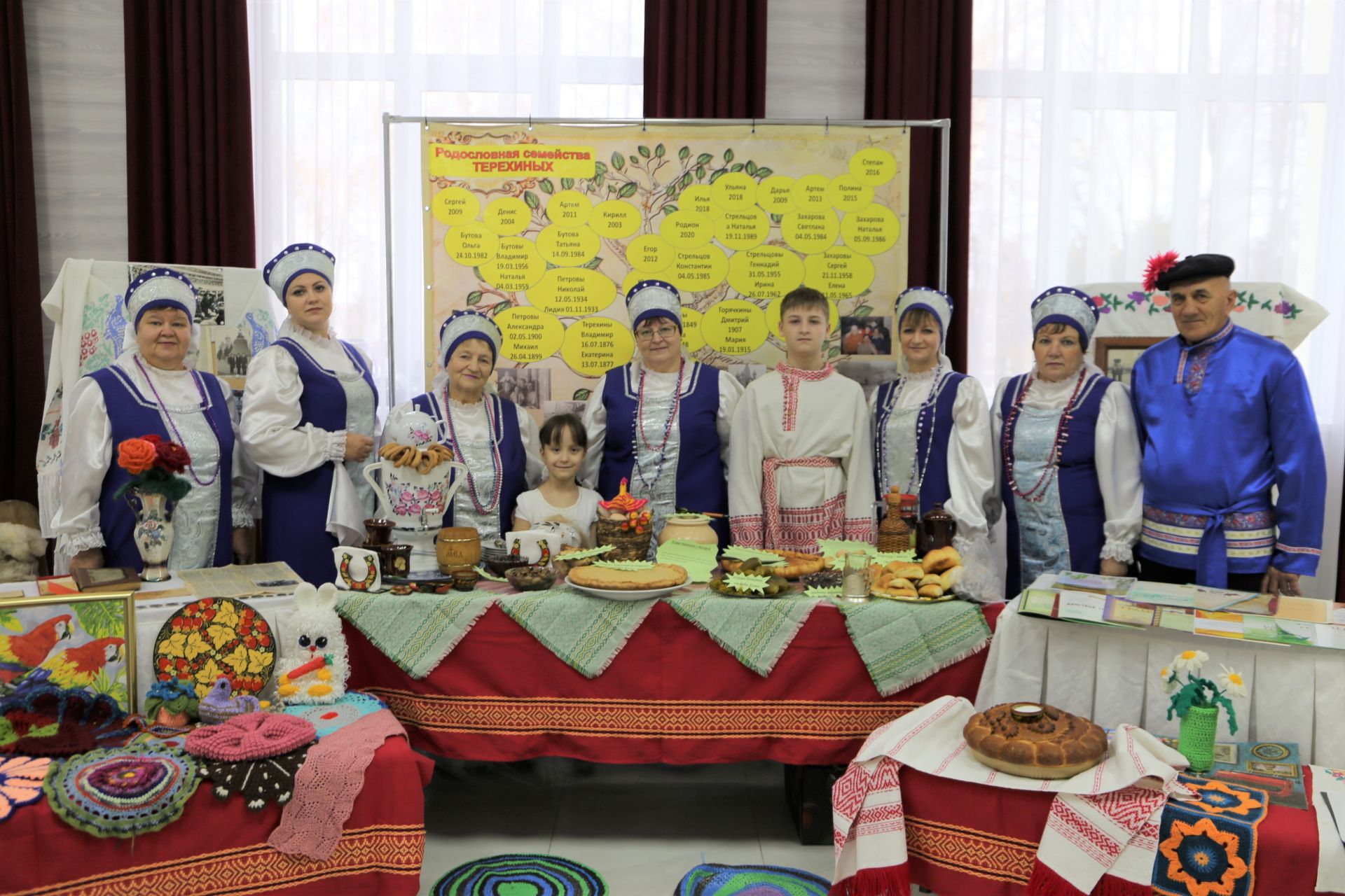 Алексеевские семьи представили свои родословные на фестивале «Эхо веков в истории семьи»