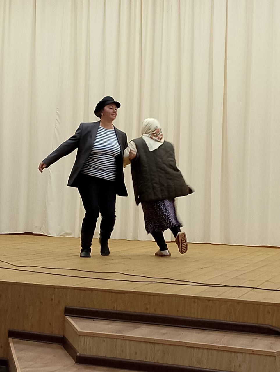 В Больших Полянках состоялся праздничный концерт, посвящённый Дню матери
