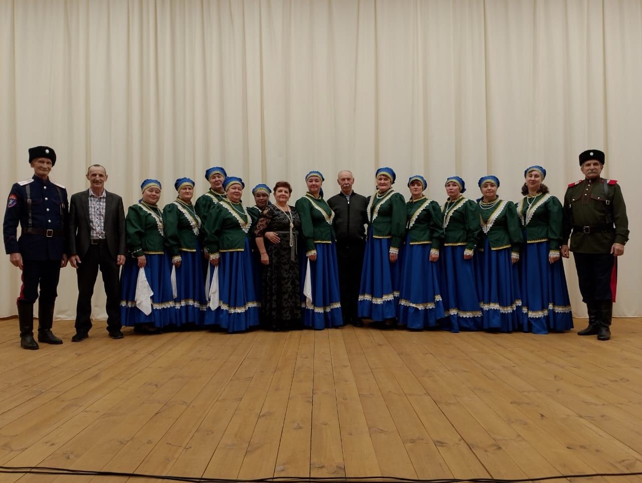 В Больших Полянках состоялся праздничный концерт, посвящённый Дню матери