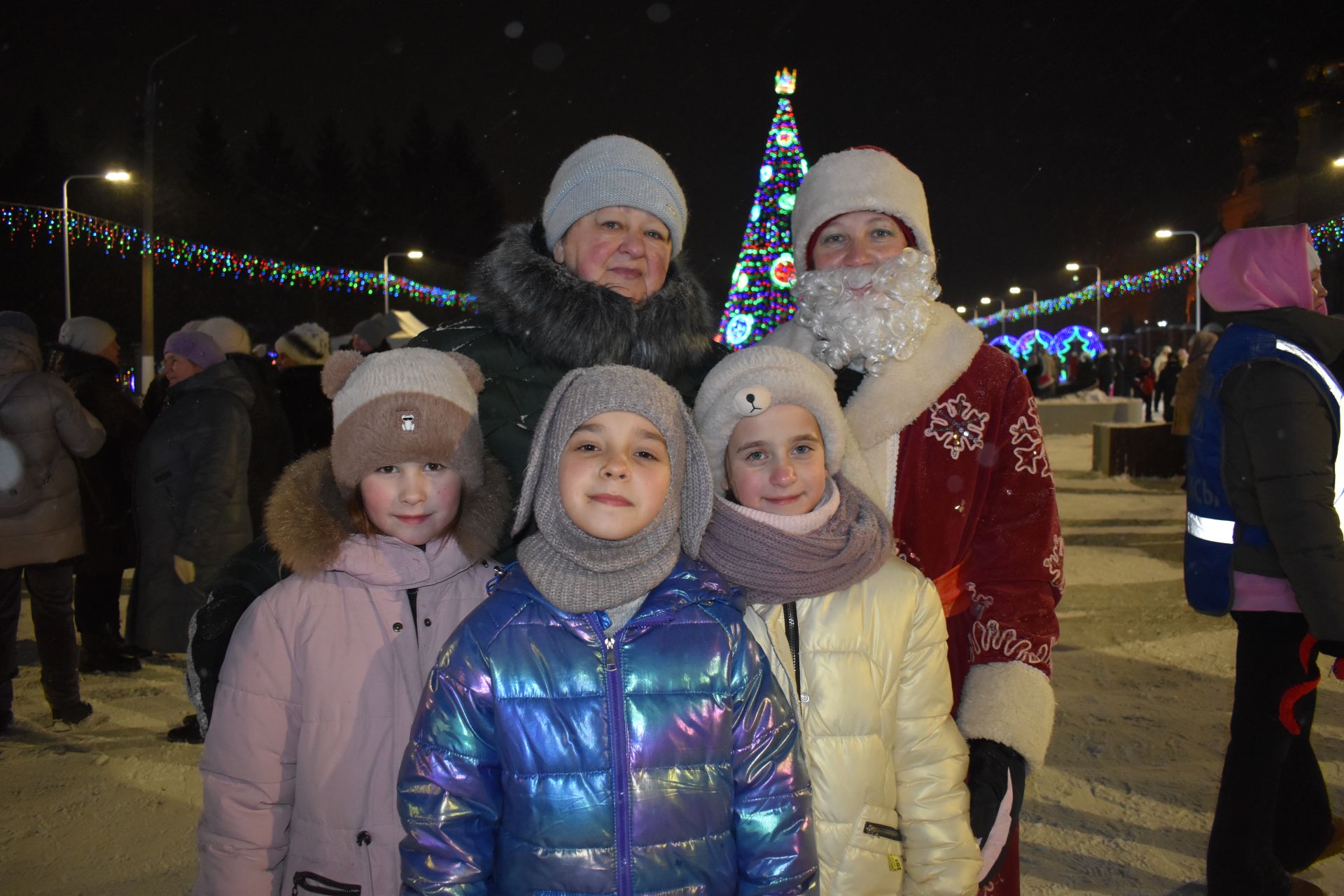 В Алексеевском состоялось открытие главной елки