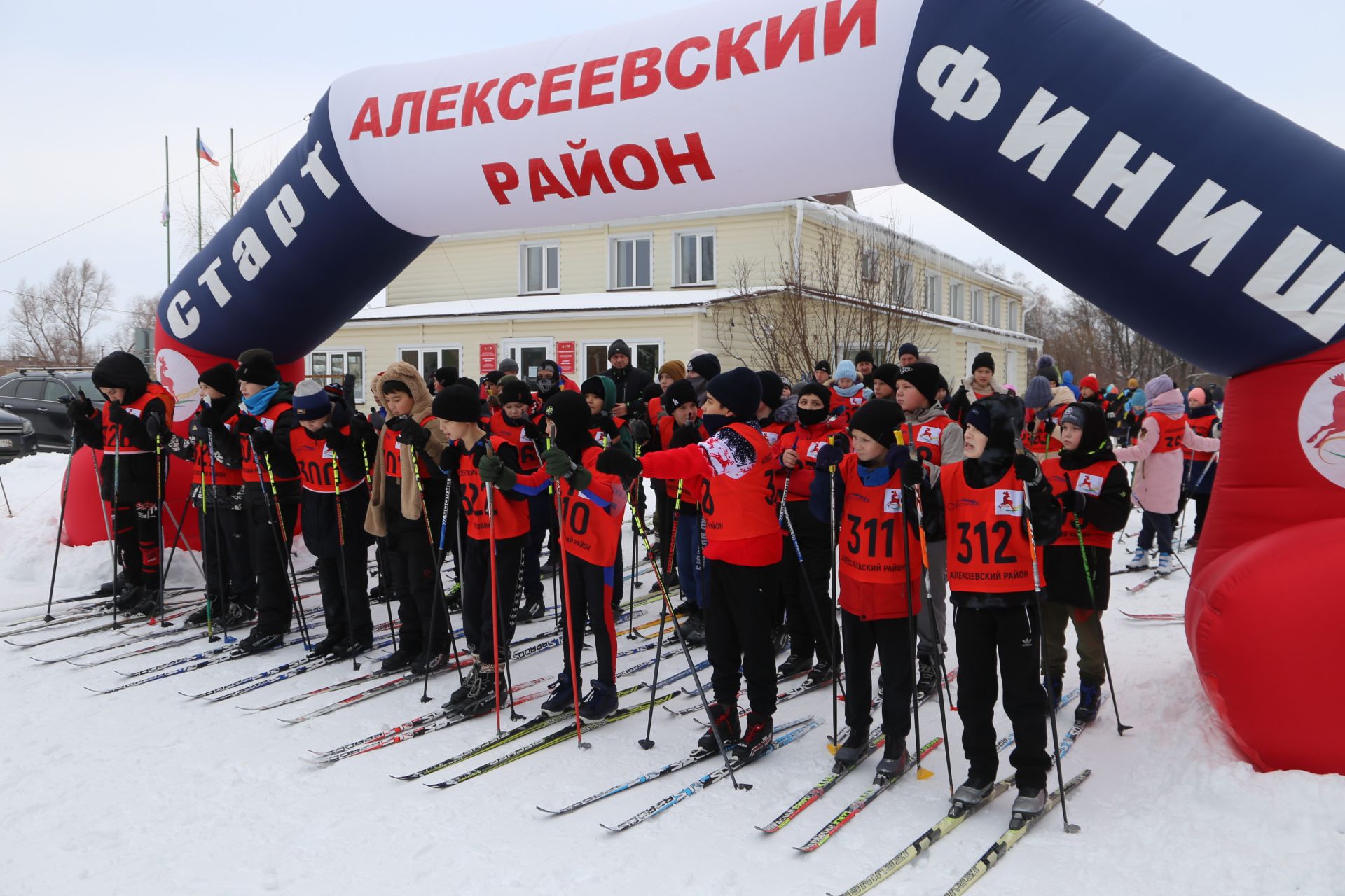 В Алексеевском прошли соревнования по лыжным гонкам « Открытие лыжного сезона-2025»