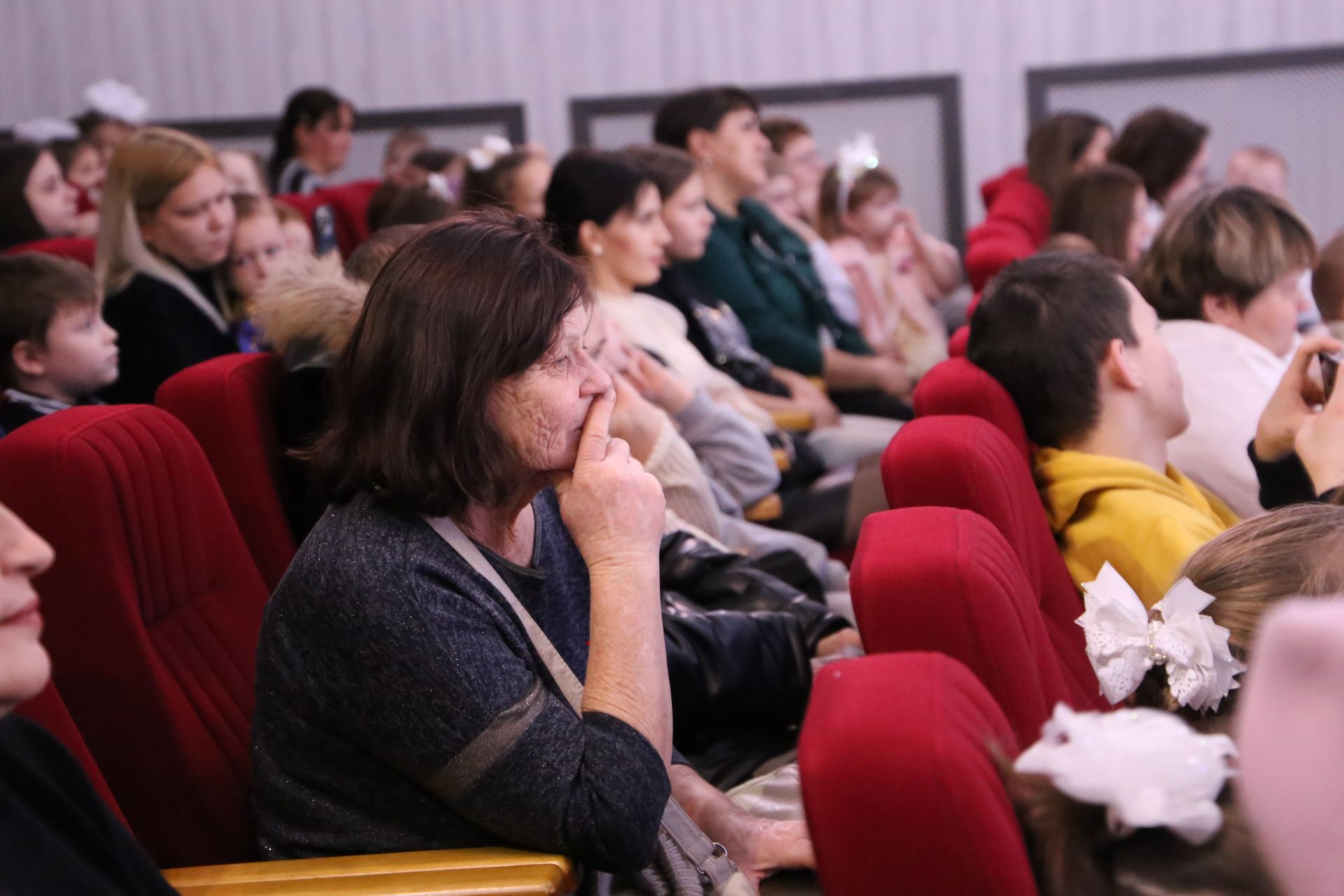 В Алексеевском состоялось новогоднее представление для детей участников СВО