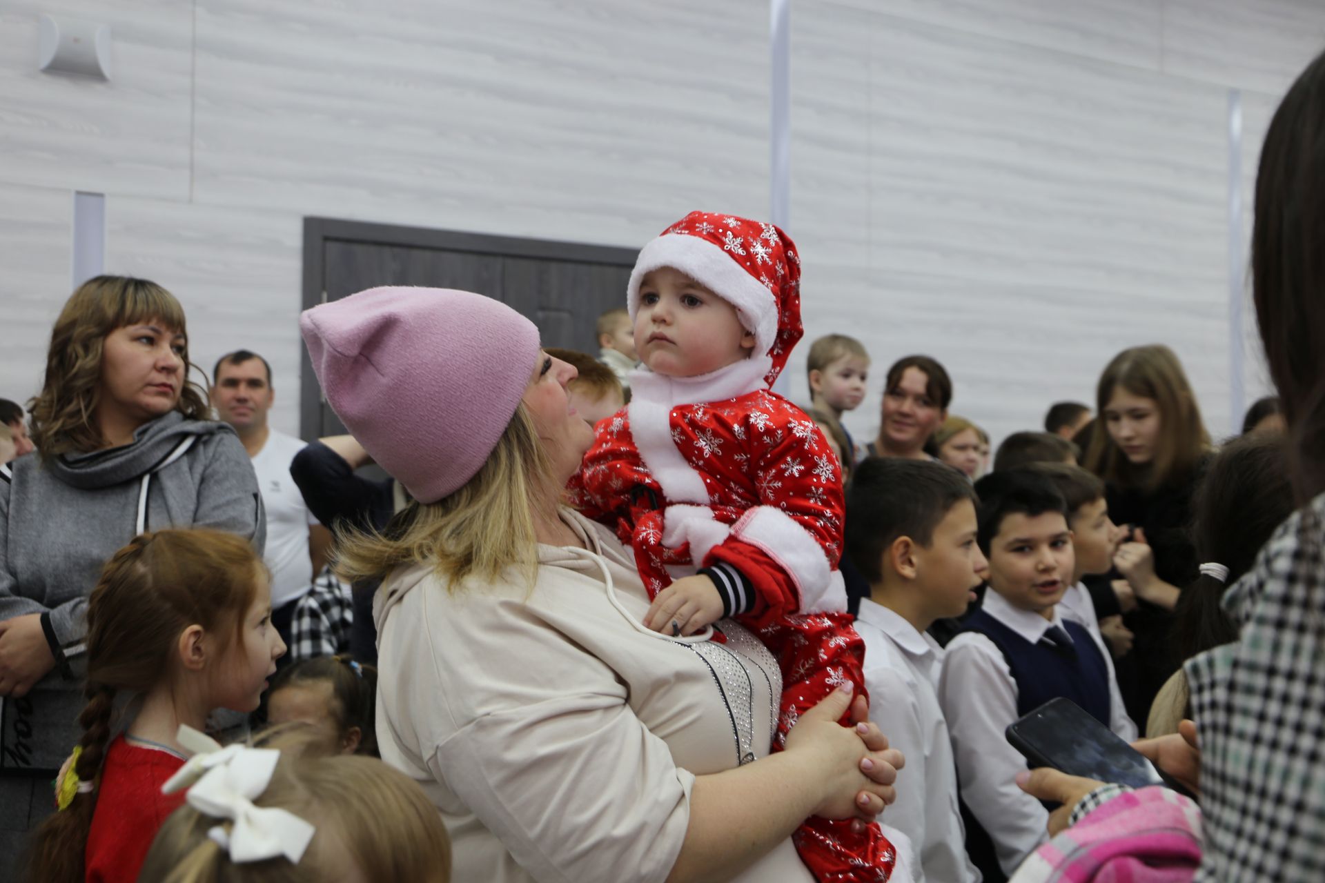 В Алексеевском состоялось новогоднее представление для детей участников СВО