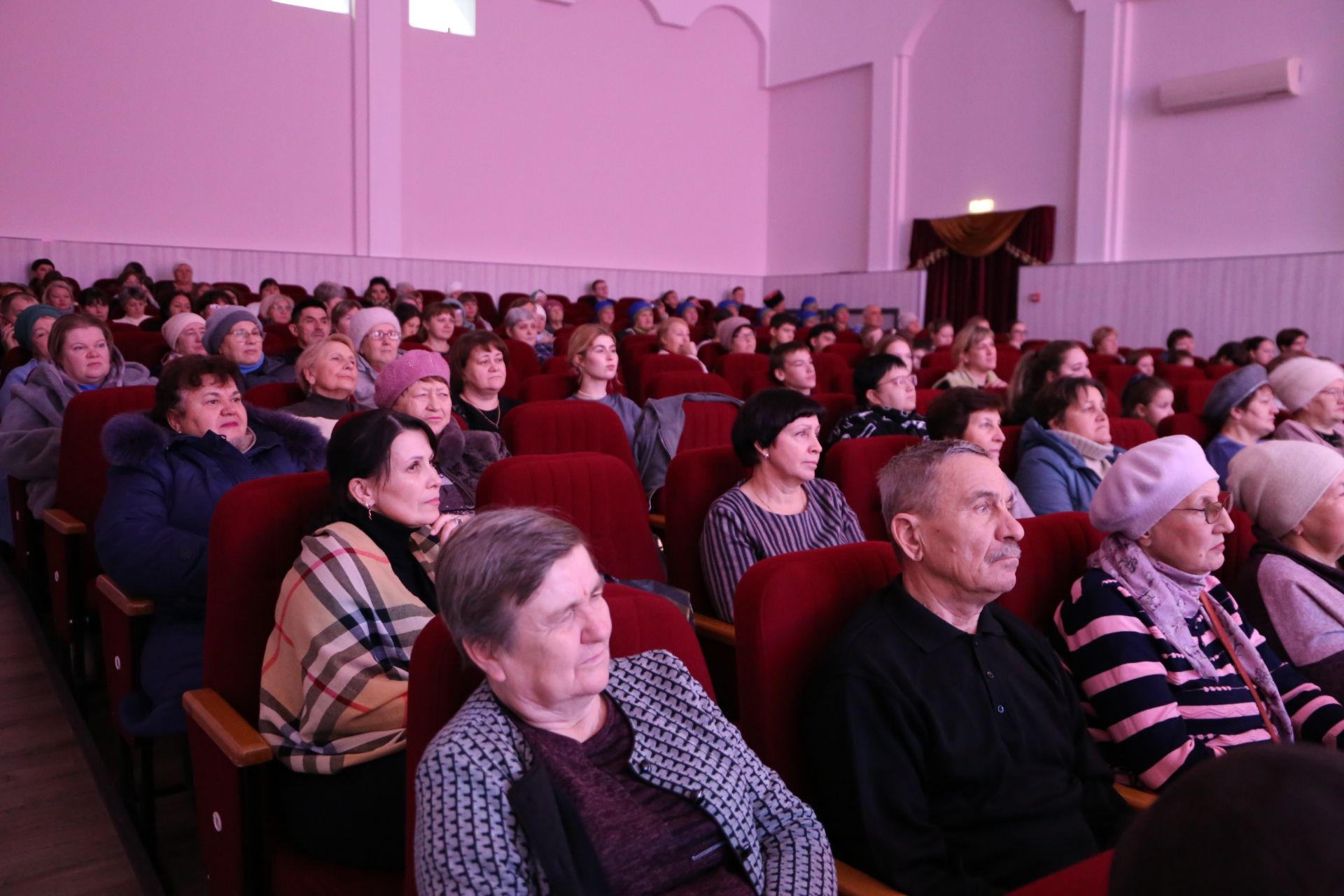 В Алексеевском состоялся благотворительный концерт в поддержку земляков-участников СВО