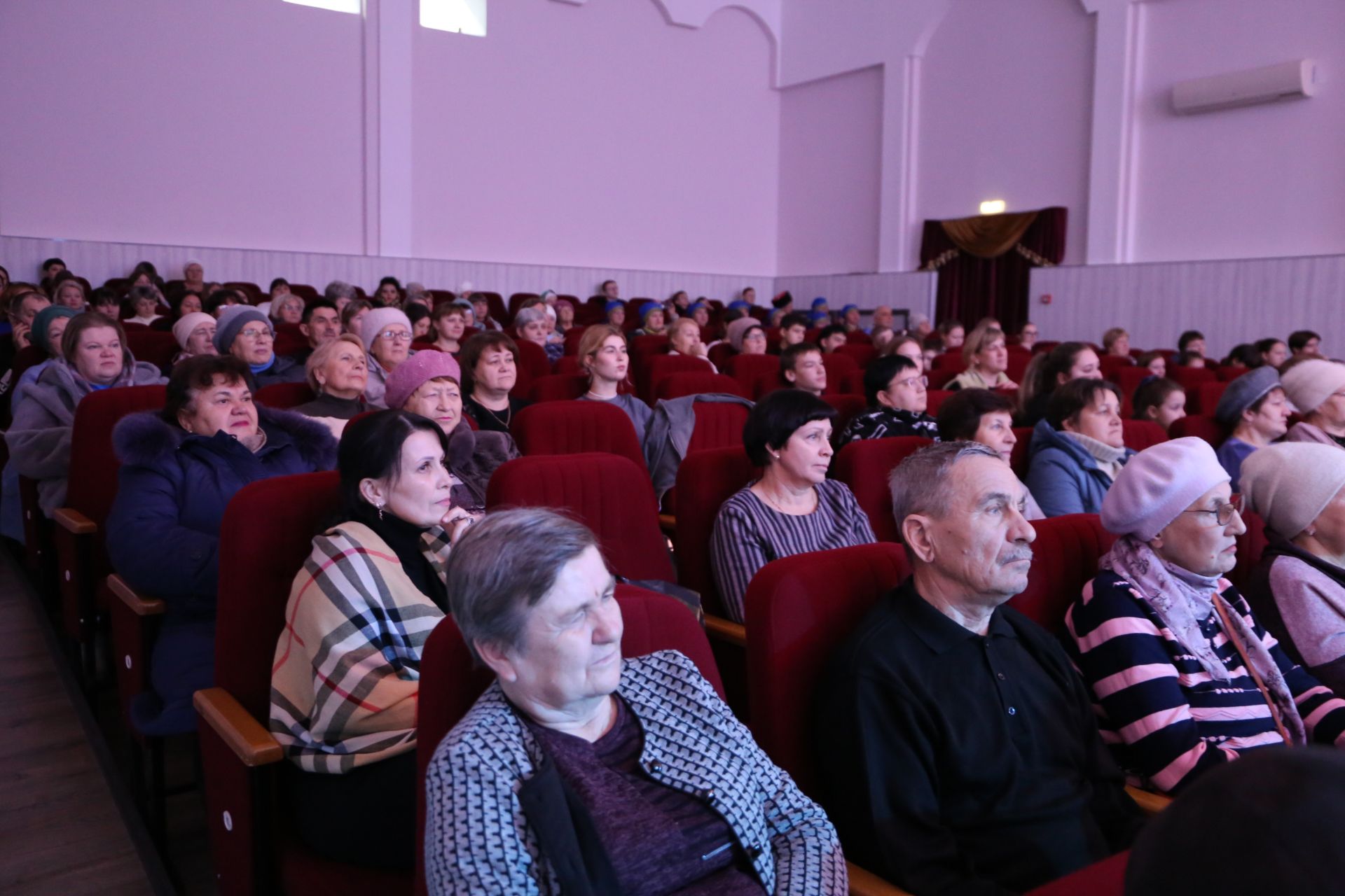 В Алексеевском состоялся благотворительный концерт в поддержку земляков-участников СВО