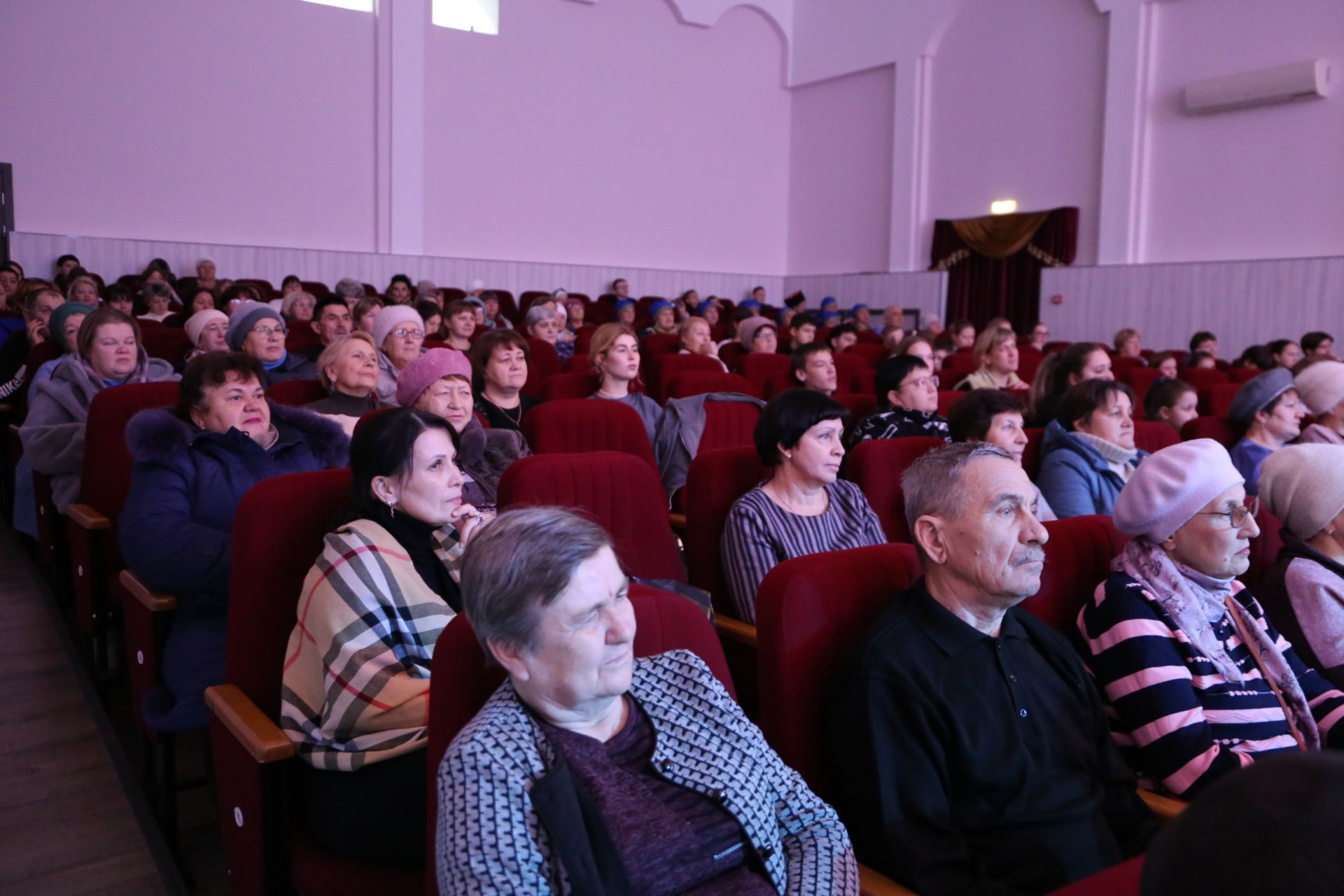 В Алексеевском состоялся благотворительный концерт в поддержку земляков-участников СВО