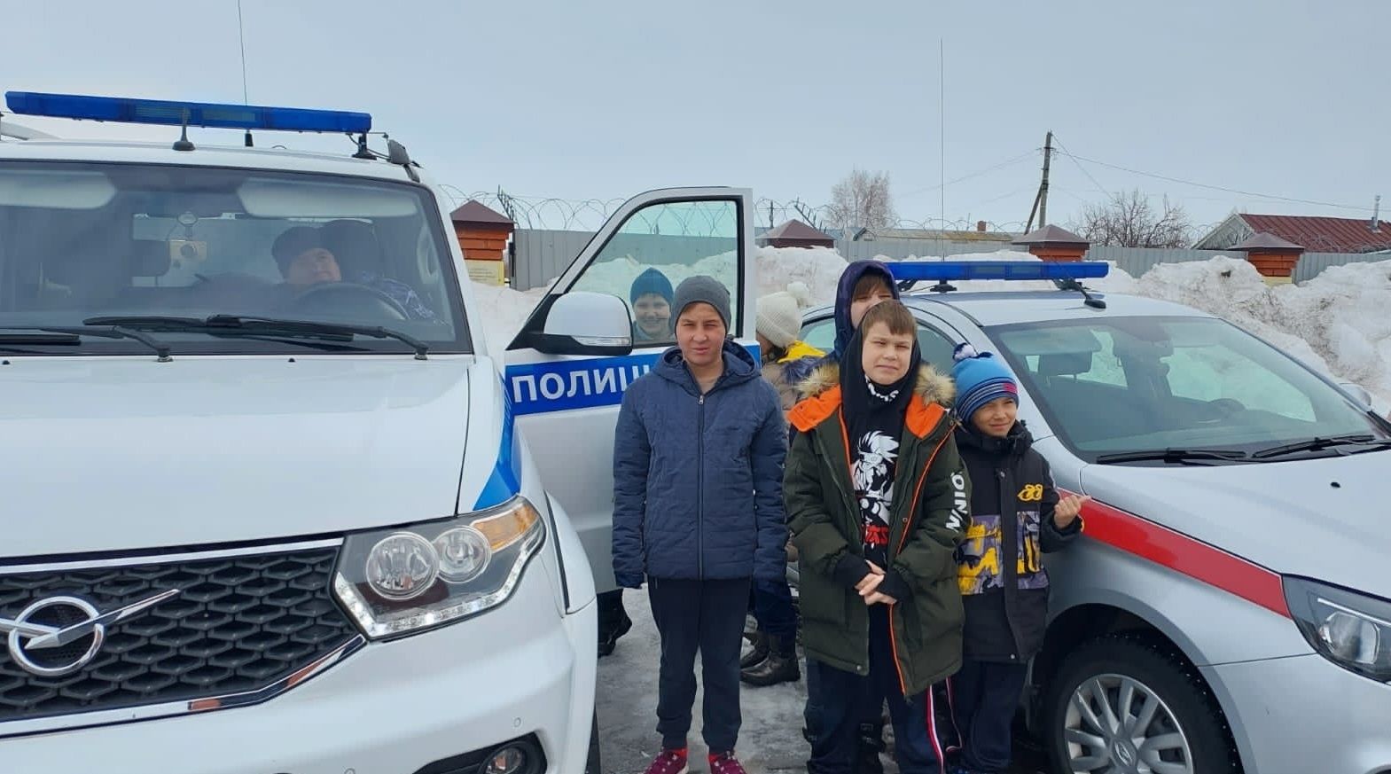 Воспитанники алексеевского приюта Забота побывали в гостях у сотрудников Росгвардии