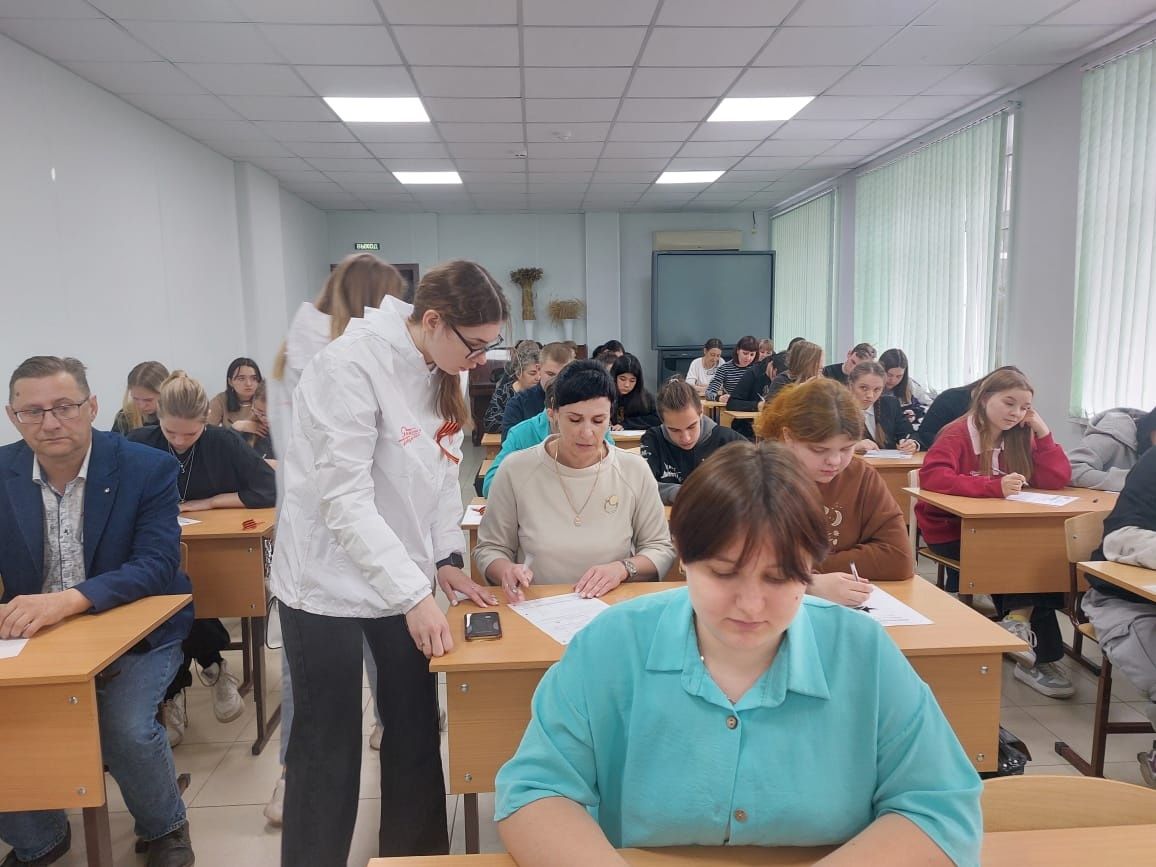 Знать, чтобы помнить: в Алексеевском районе написали «Диктант Победы»