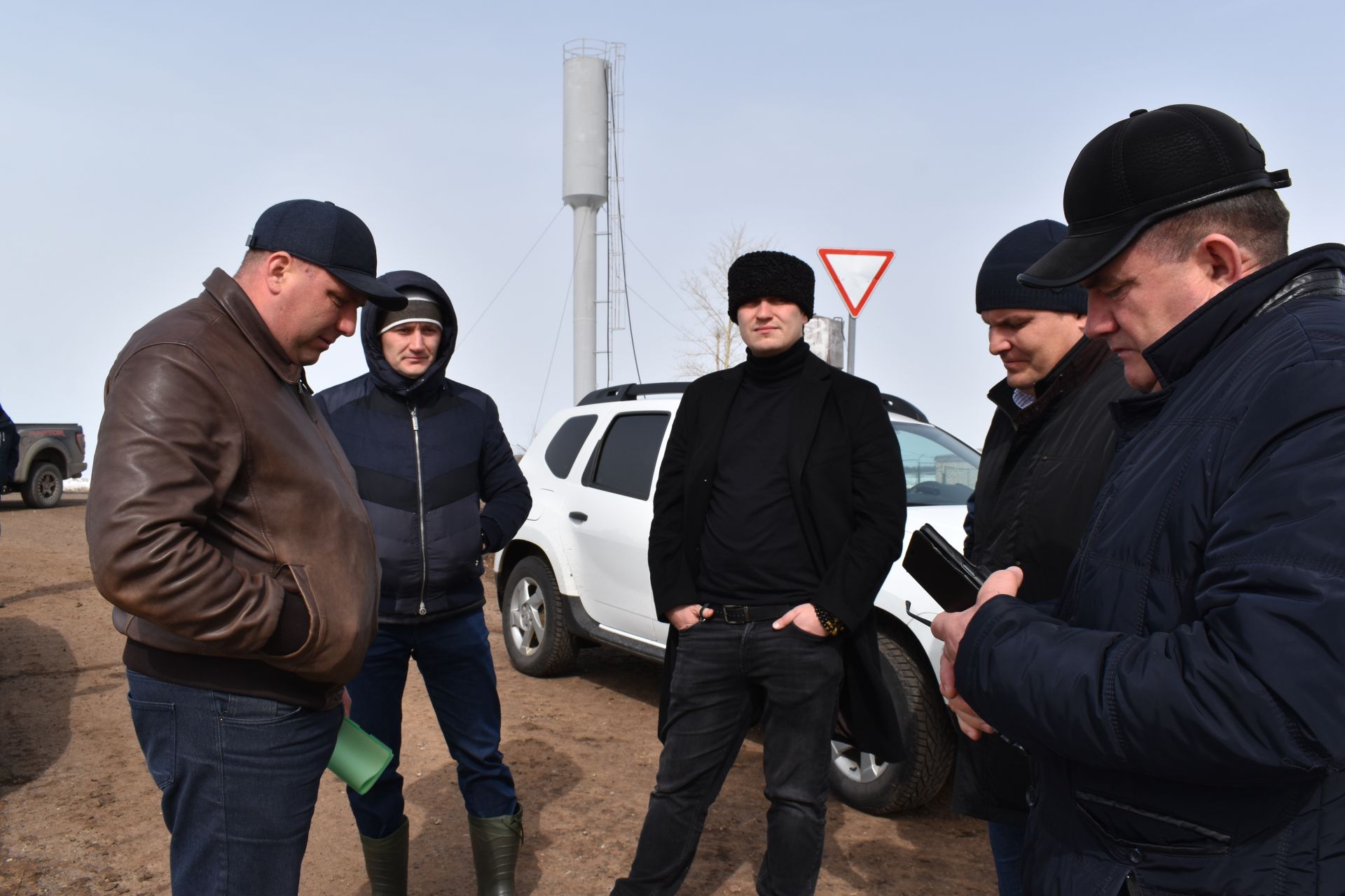 Заместитель министра сельского хозяйства и продовольствия РТ Рустем Гайнуллов принял участие в смотре-конкурсе по подготовке к весенне-полевым работам