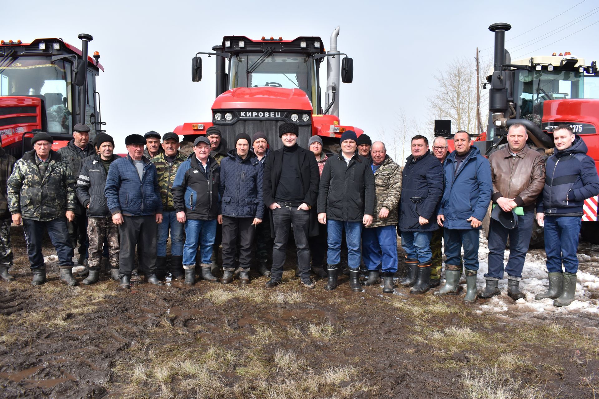 Заместитель министра сельского хозяйства и продовольствия РТ Рустем Гайнуллов принял участие в смотре-конкурсе по подготовке к весенне-полевым работам
