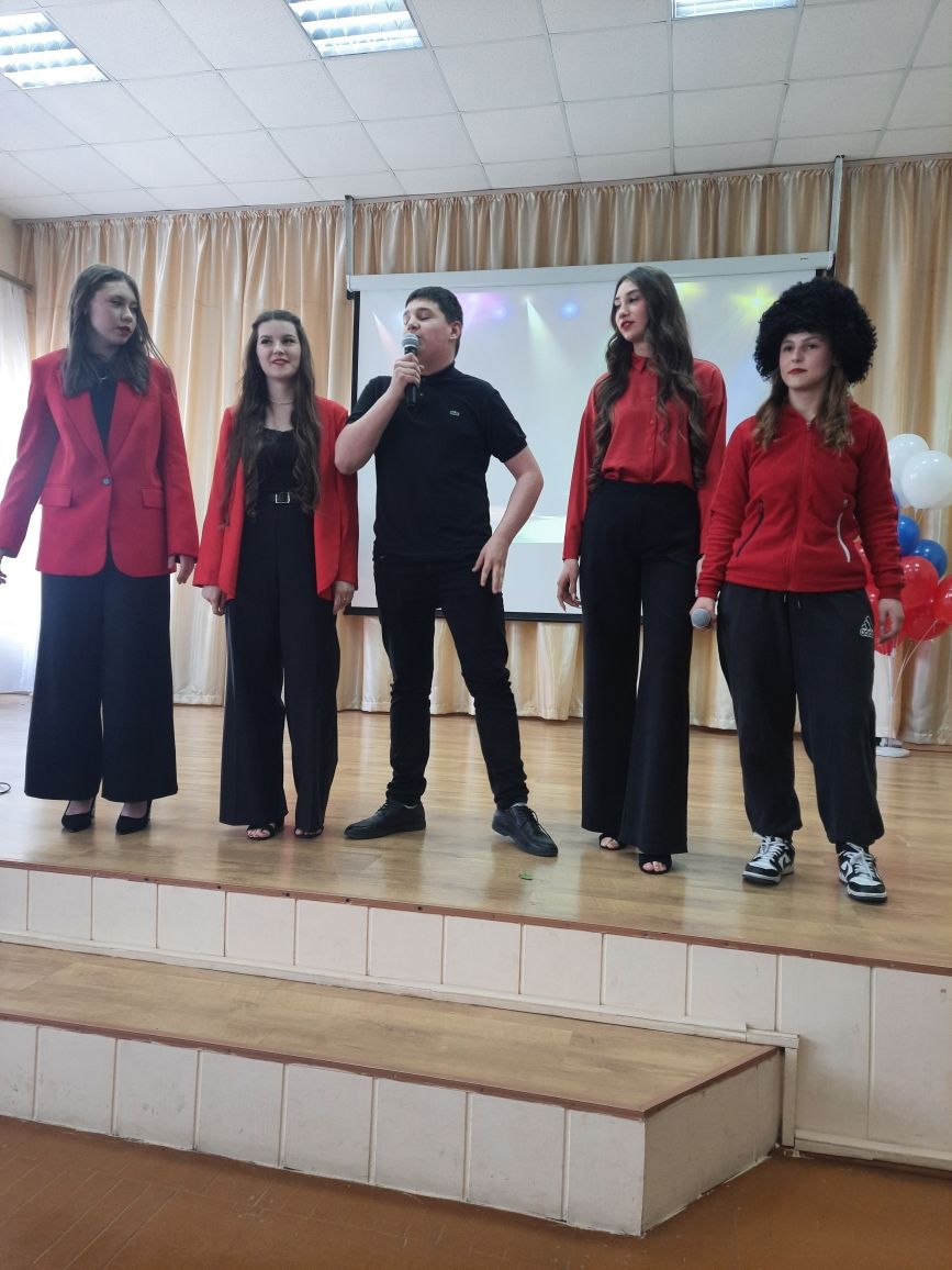 В алексеевской школе №2 прошел Президентский бал